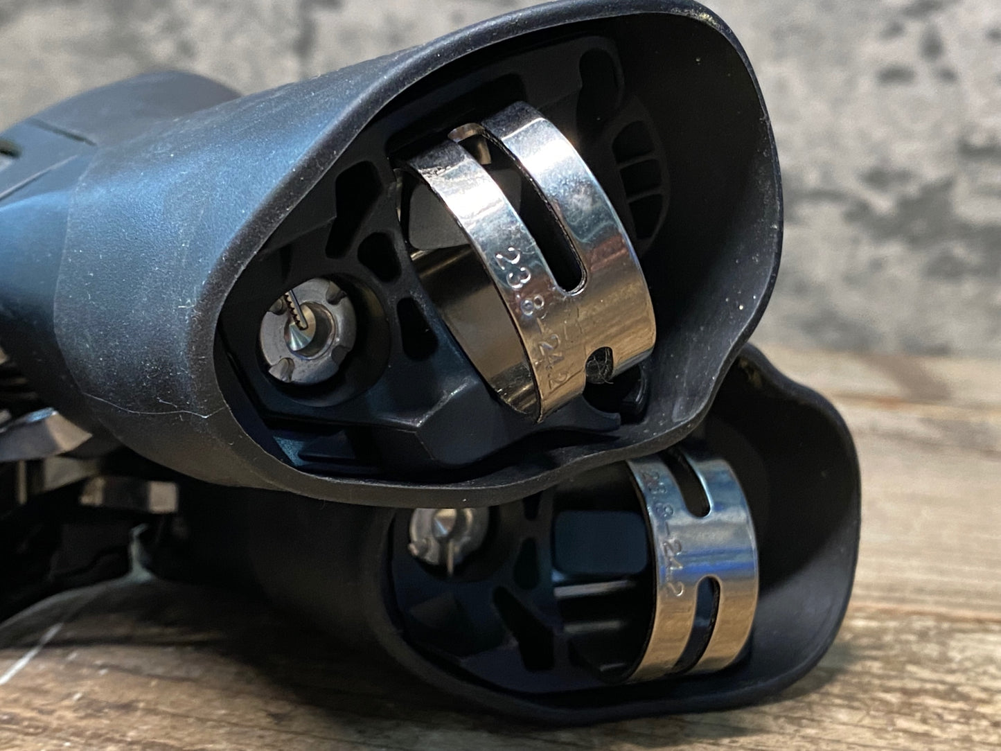 IT141 シマノ SHIMANO 105 ST-5800 STIレバー 2x11S