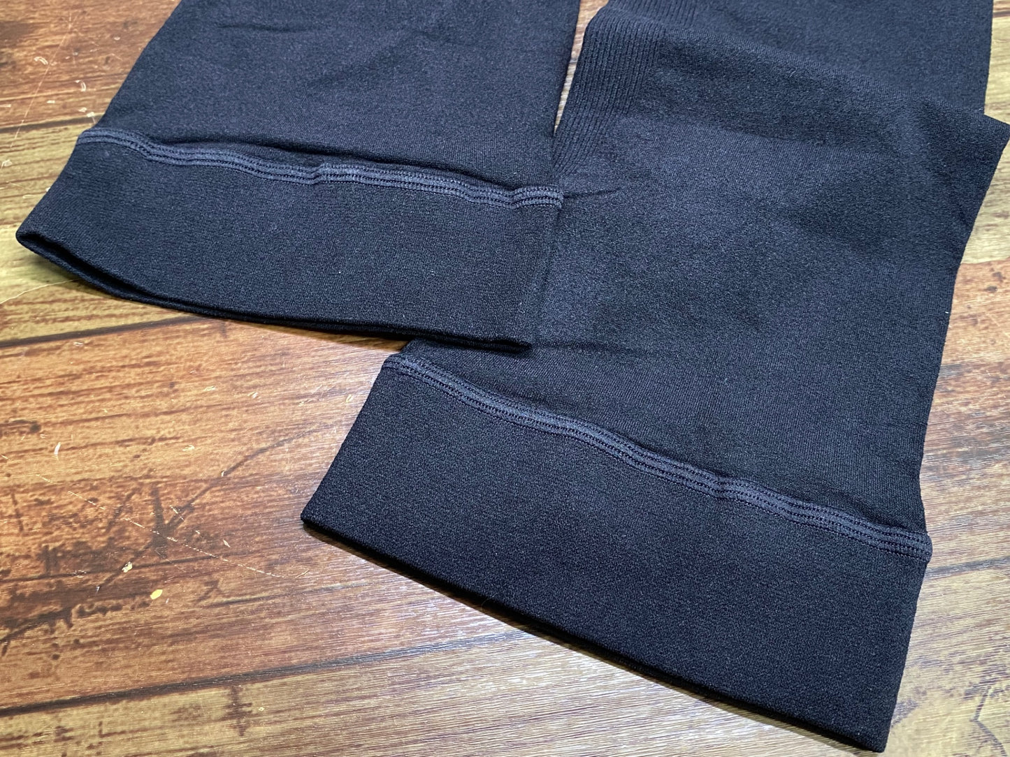 IV881 ジャイアント GIANT SEAMLESS LEG COOLER レッグカバー 黒 S/M