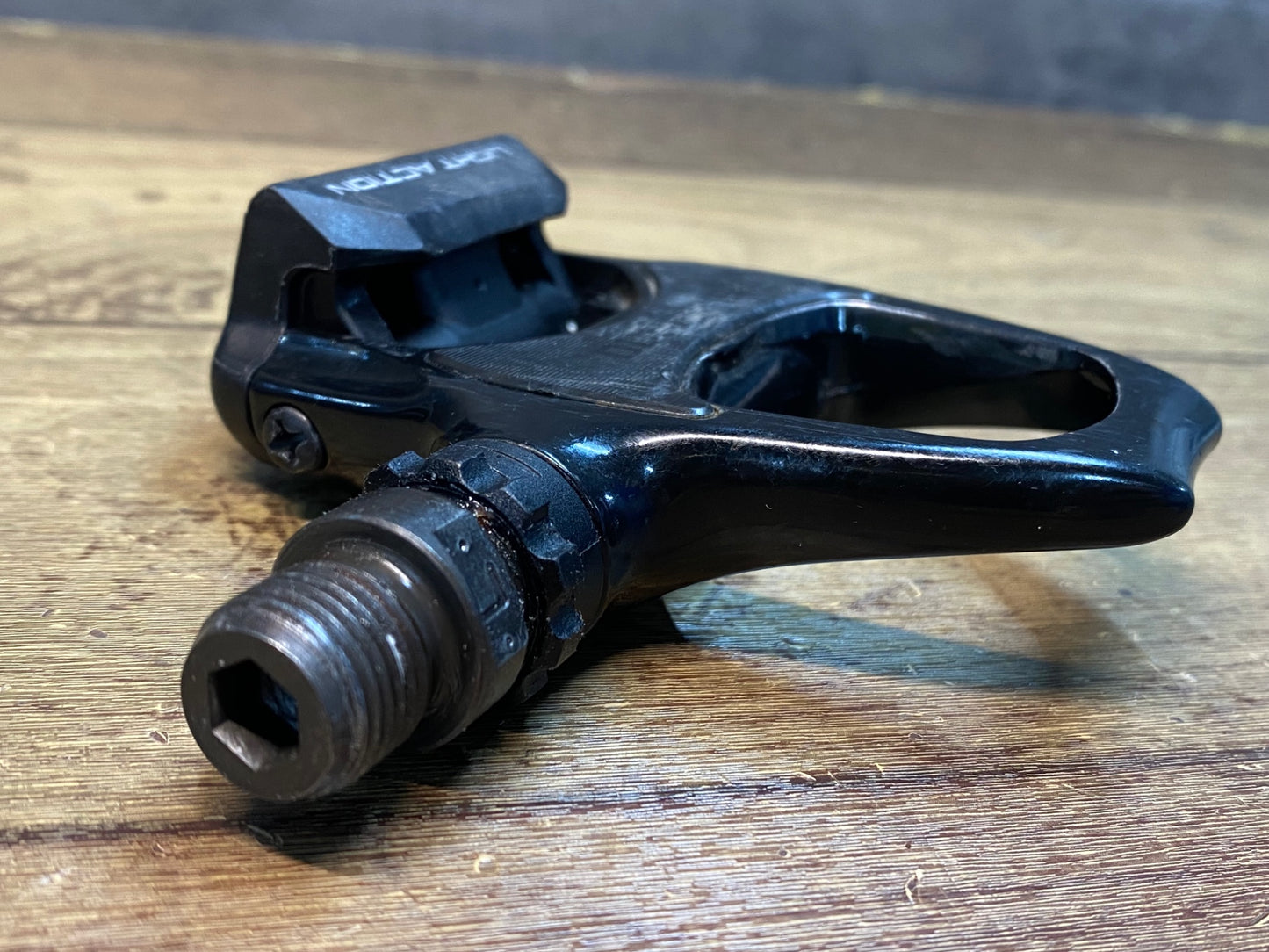 IZ019 シマノ SHIMANO LIGHT ACTION PD-R540 ビンディングペダル 黒