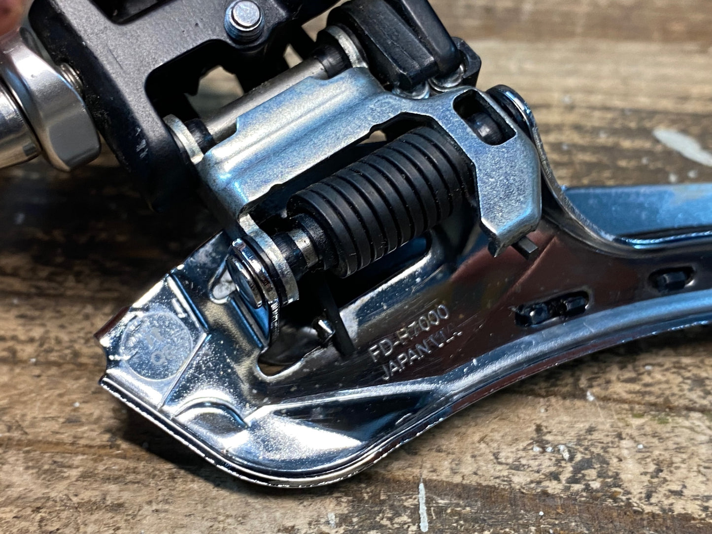 IX909 シマノ SHIMANO 105 FD-R7000 直付 フロントディレイラー