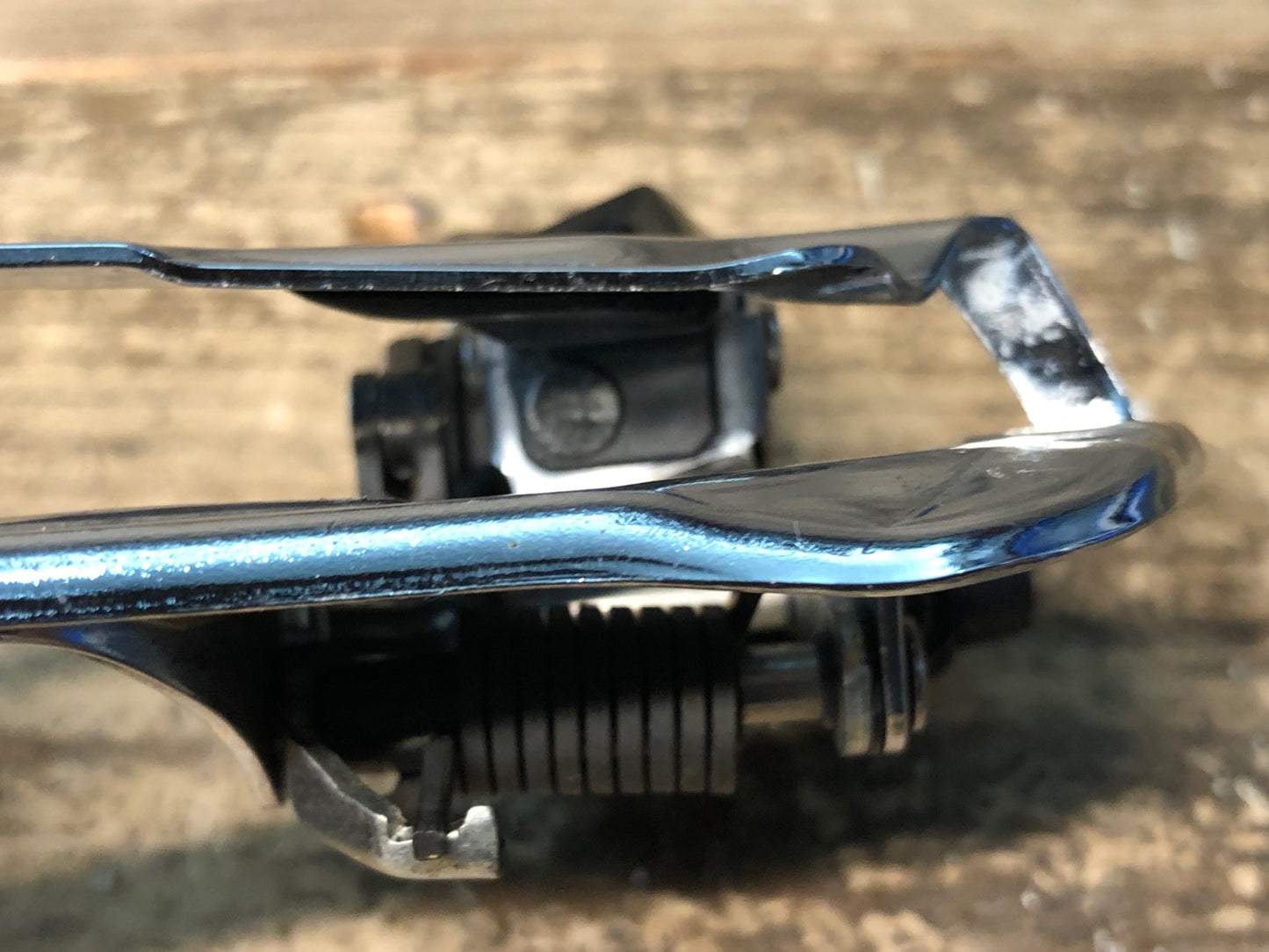 IU347 シマノ SHIMANO 105 FD-R7000 フロントディレイラー 2S 直付け 黒