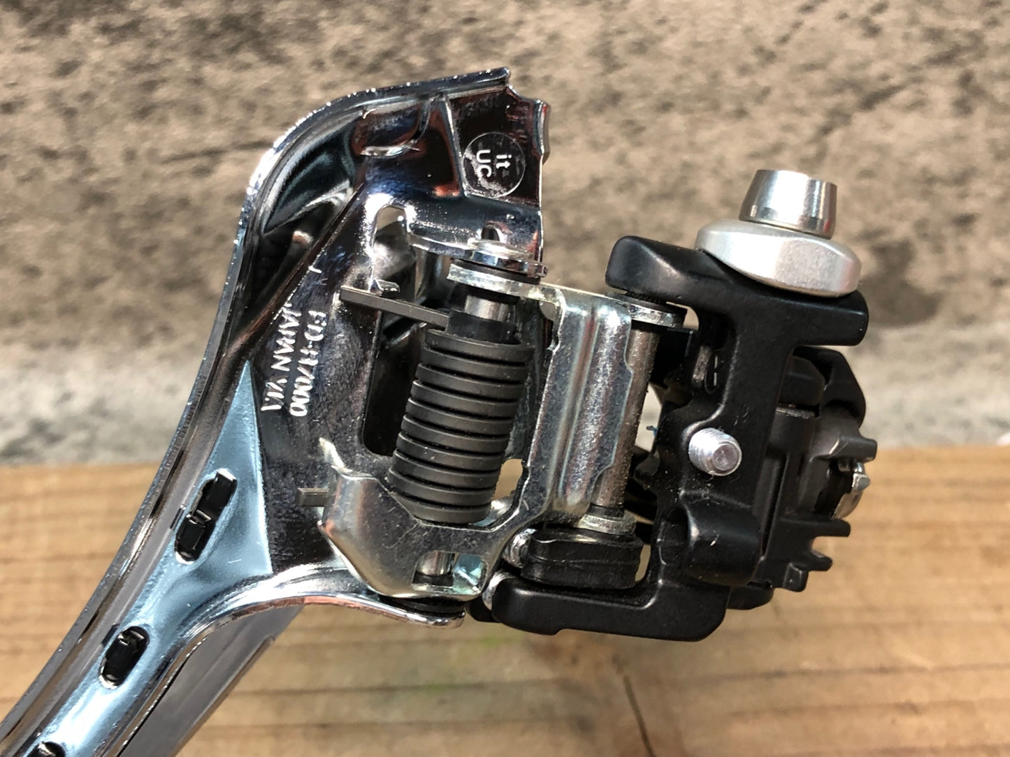 IS097 シマノ SHIMANO 105 FD-R7000 フロントディレイラー 直付け
