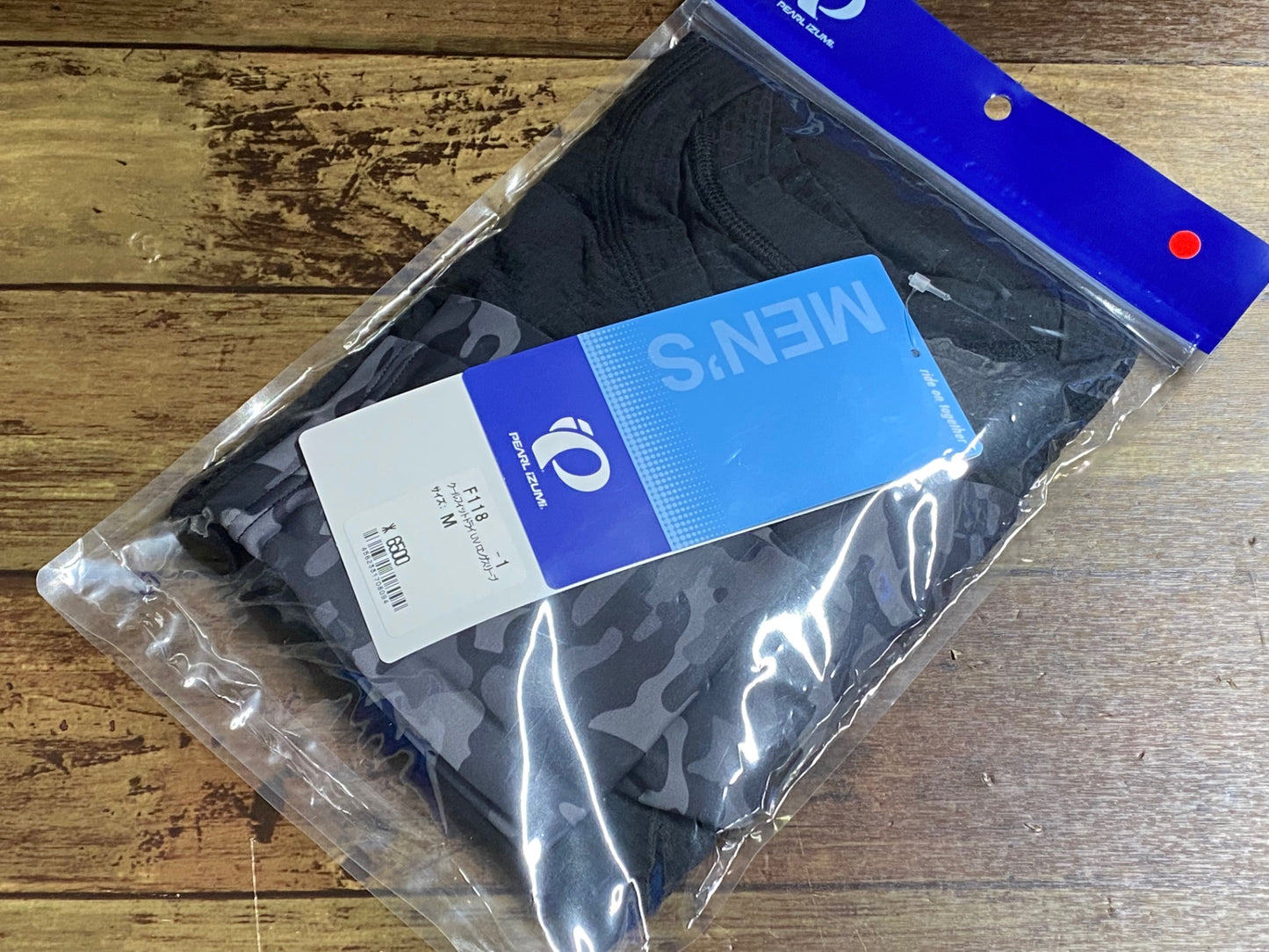 IQ228 パールイズミ PEARL iZUMi 長袖 ベースレイヤー 黒 カモ柄 M