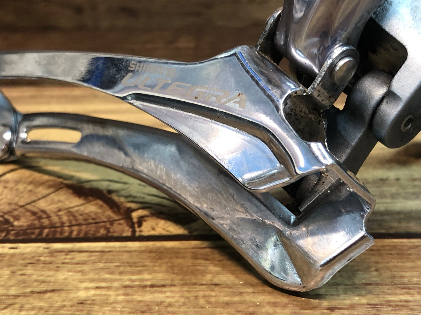 IM379 シマノ SHIMANO アルテグラ ULTEGRA  FD-6700 フロントディレイラー バンド式Φ31.8