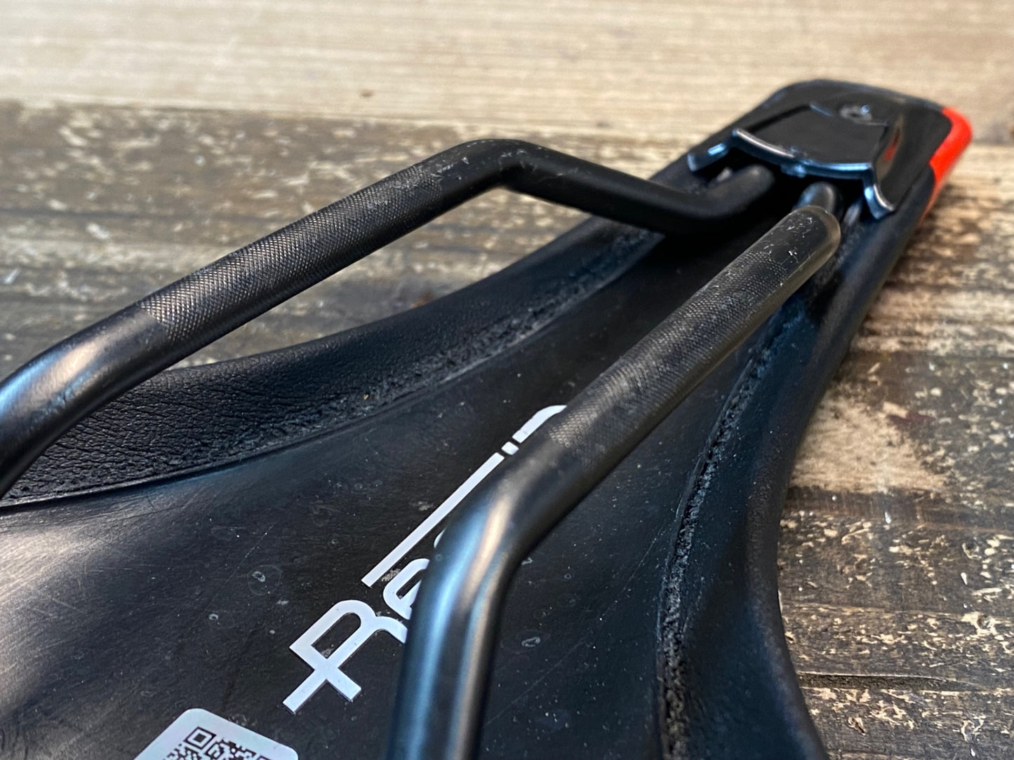 IO985 セラサンマルコ selle sanmarco リーガル REGALE TEAM サドル XSILITEレール 黒赤