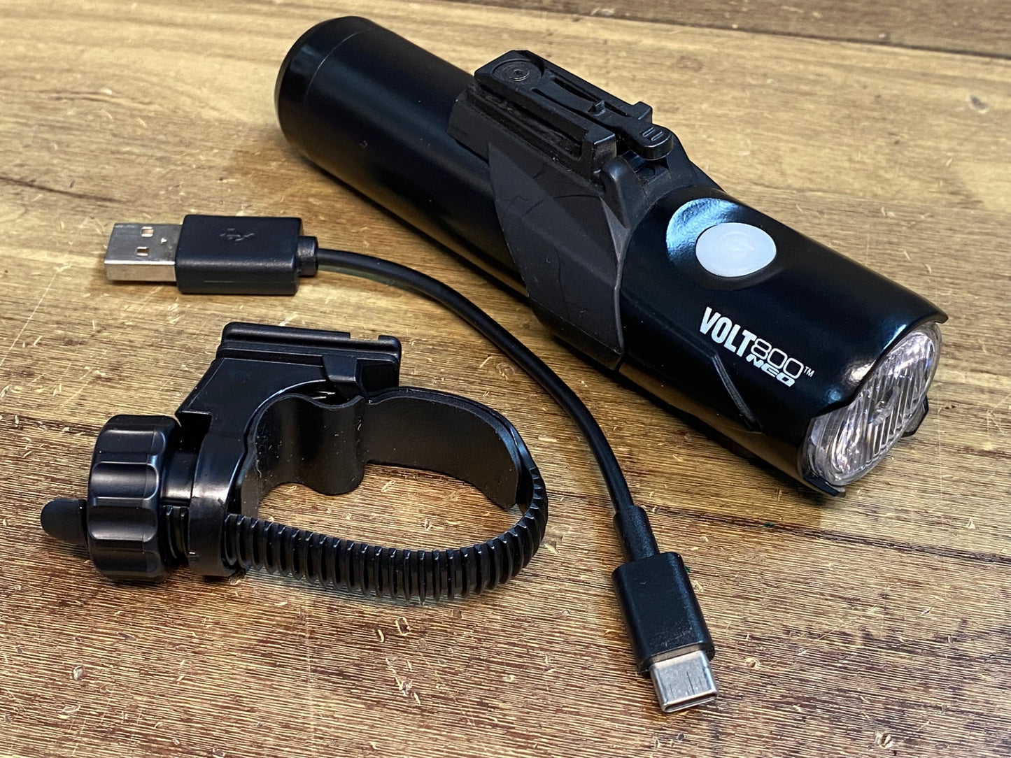 IV423 キャットアイ CATEYE ボルト VOLT800NEO フロントライト ※点灯確認済