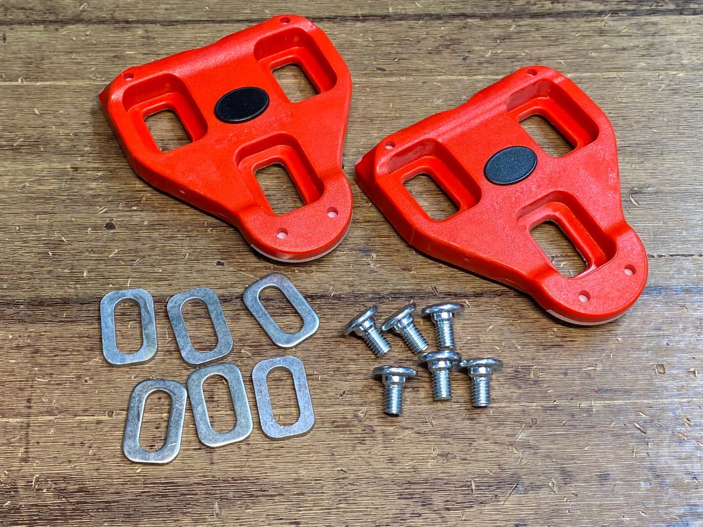 IU649 ルック LOOK デルタクリート DELTACLEAT 赤