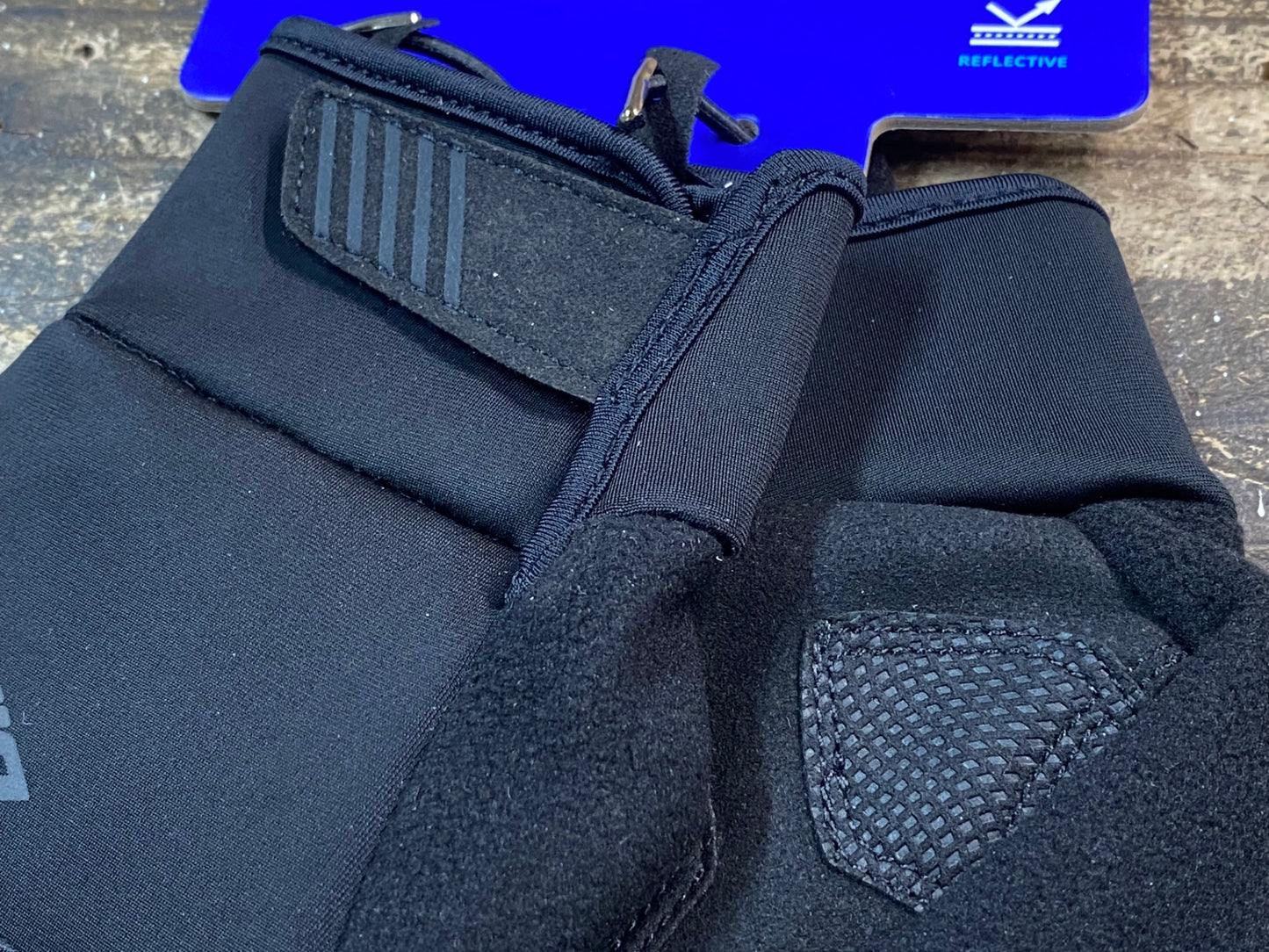 IV967 ジャイアント GIANT CHILL LITE グローブ 黒 M