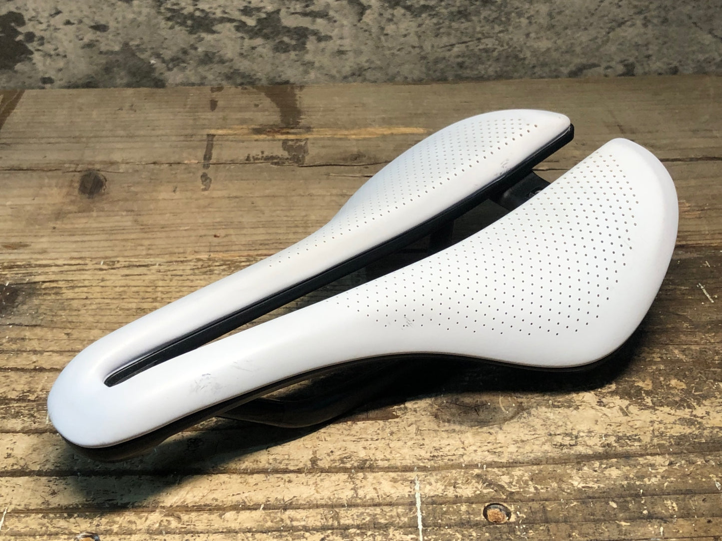 JA713 ボントレガー BONTRAGER アイオロスプロ AEOLUS PRO サドル カーボンレール 145mm 白