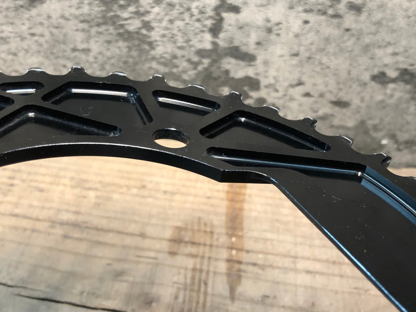 IZ545 ストーン STONE チェーンリング 46T BCD110 ナローワイド