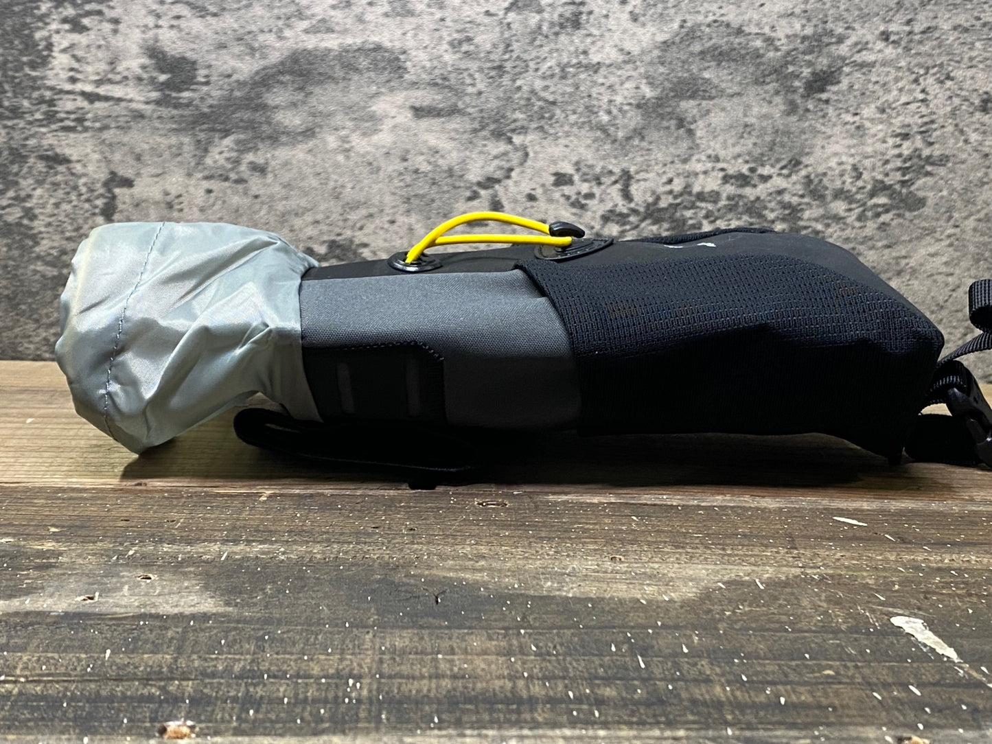 IM698 アピデュラ APIDURA バックカントリー フードポーチ プラス 1.2L+