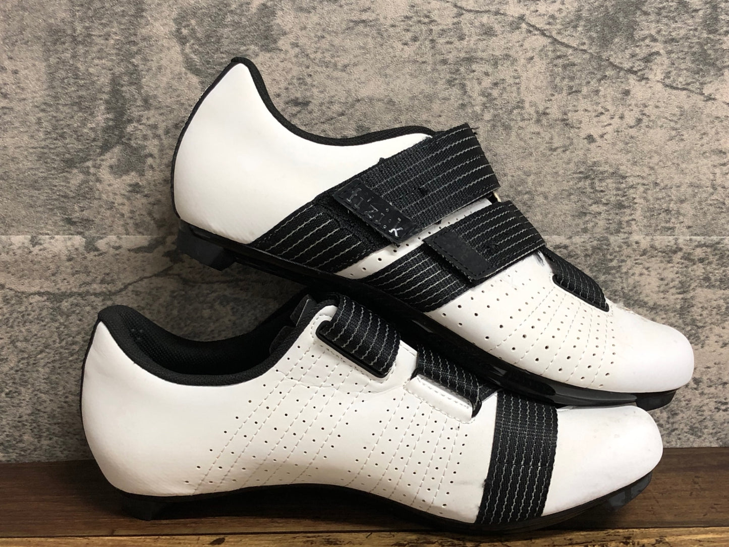 IY386 フィジーク fizik テンポ TEMPO R5 POWERSTRAP shoes ビンディングシューズ 白 黒 EU41