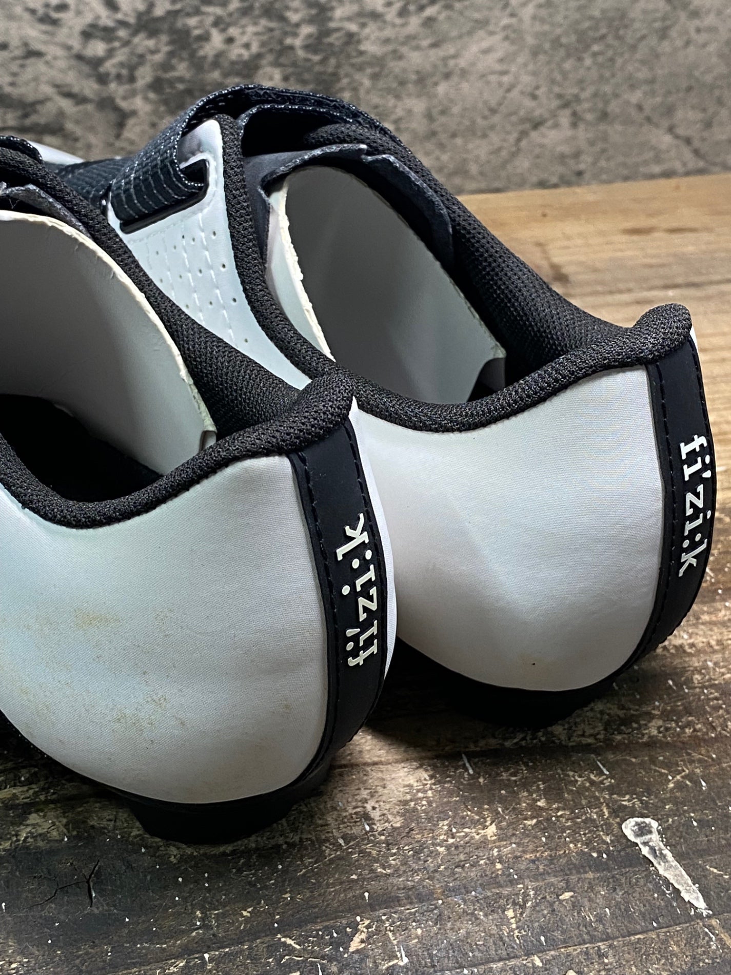 IX106 フィジーク fizik TEMPO R5 POWERSTRAP shoes ビンディングシューズ 白 黒 EU41 SPD-SL