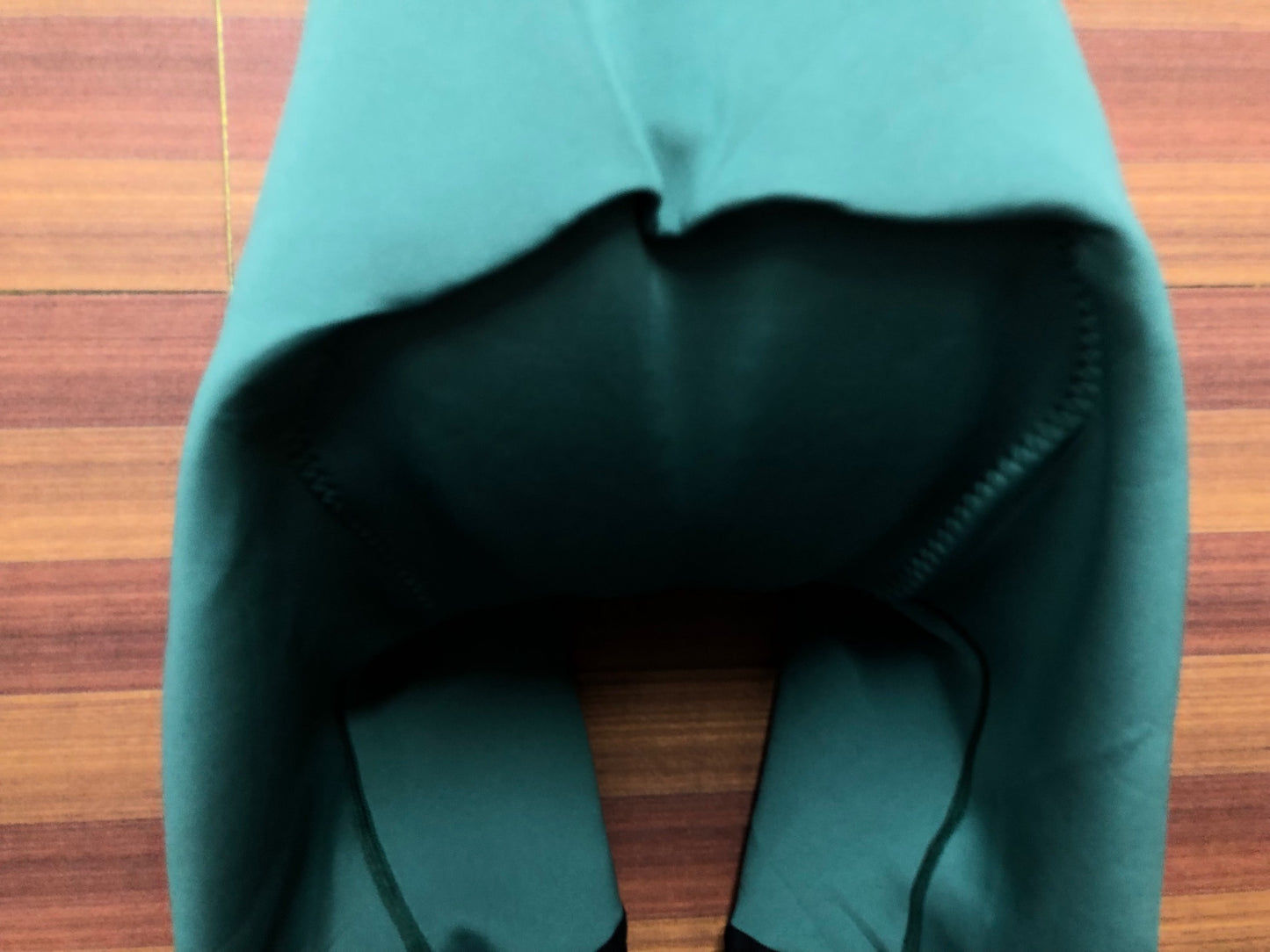 IO534 ヴェロビチ velobici HUGO THERMAL BIB SHORTS ビブショーツ 緑 4