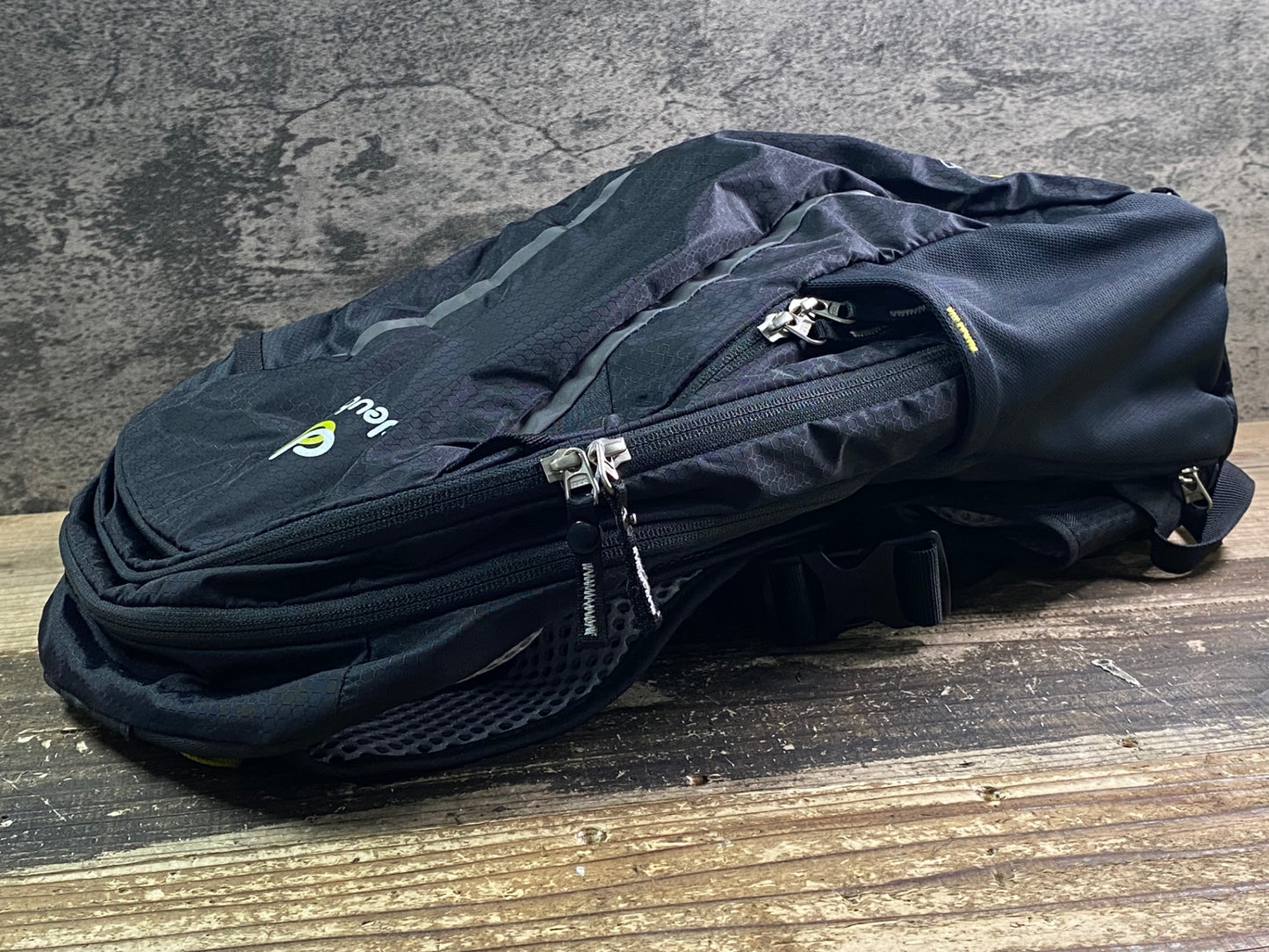 IT336 ドイター deuter Race EXP AIR 14+3 リュック バックパック 黒