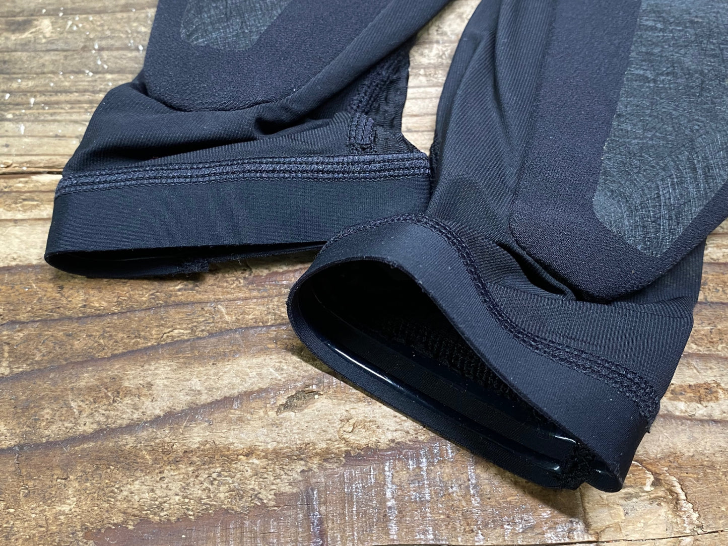 IW499 アイオン ION E-SLEEVE AMP エルボーガード 黒 M ※汚れ