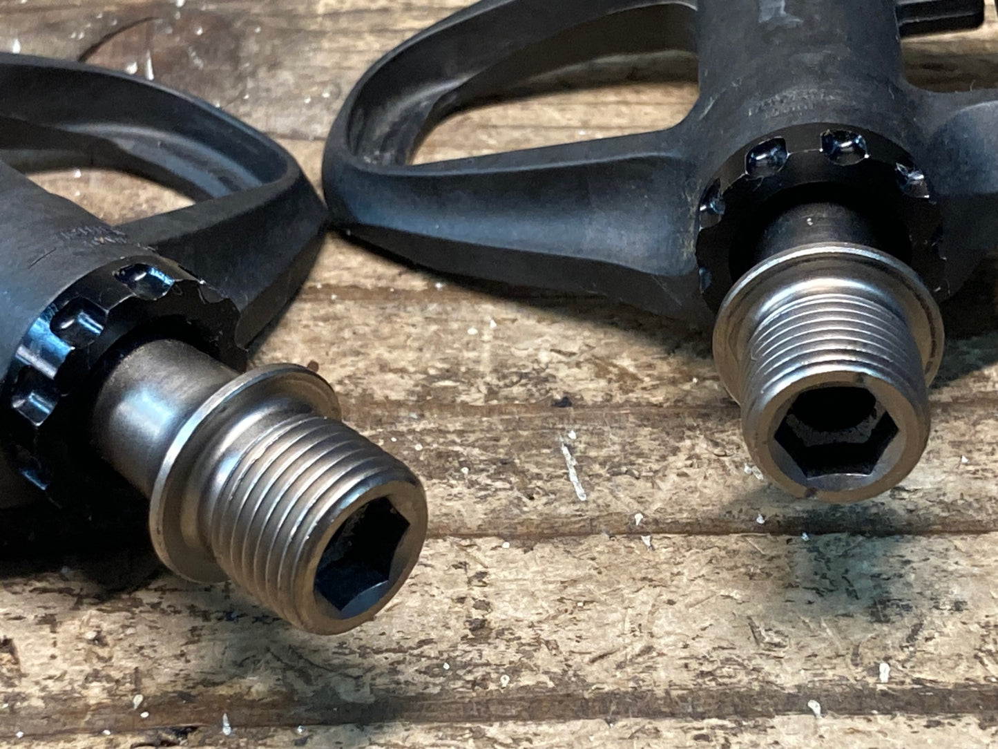 IT922 シマノ SHIMANO 105 PD-R7000 ビンディングペダル SPD-SL