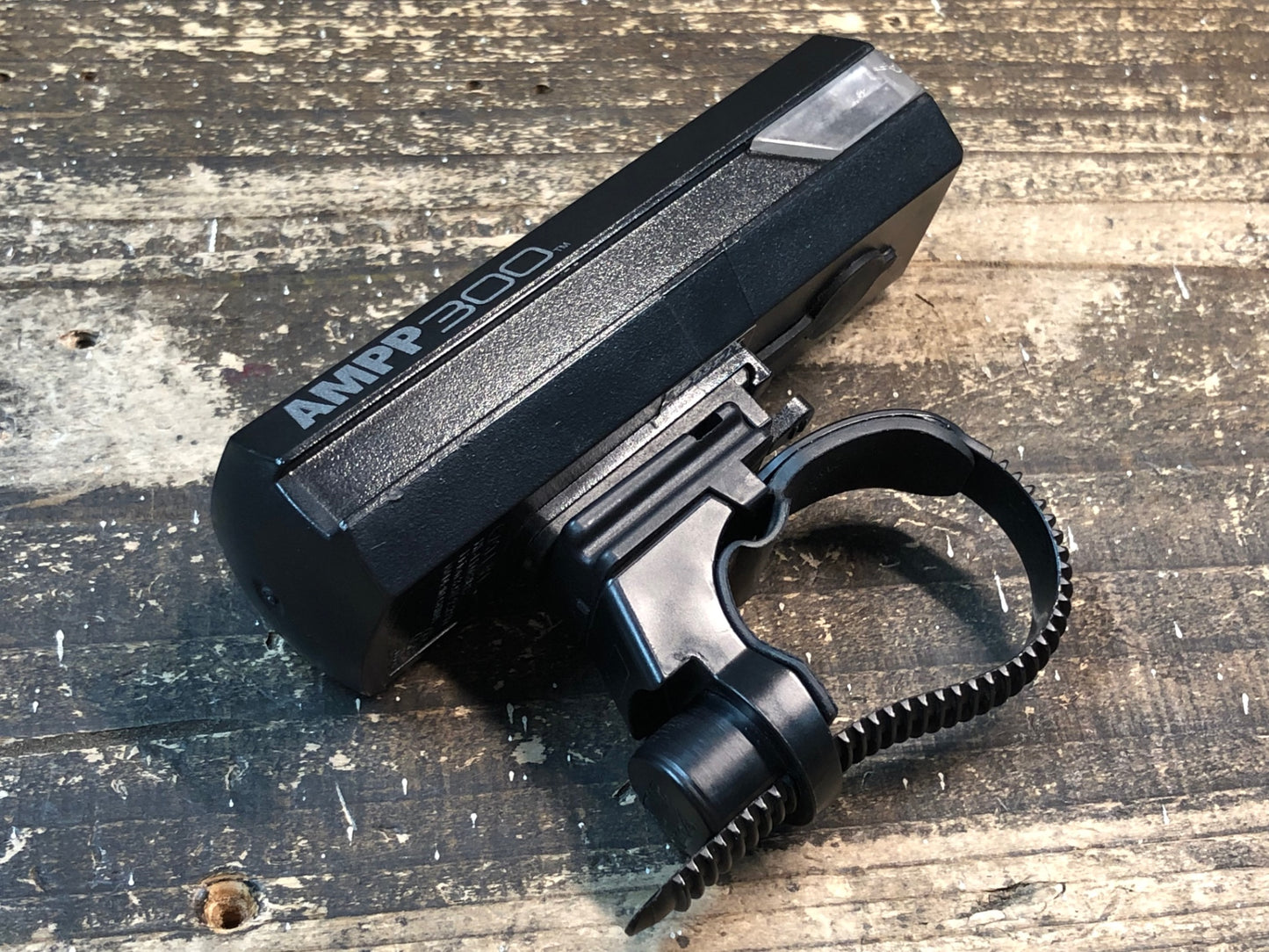 IV425 キャットアイ CAT-EYE AMPP 300 フロントライト マウント付属 点灯確認済み