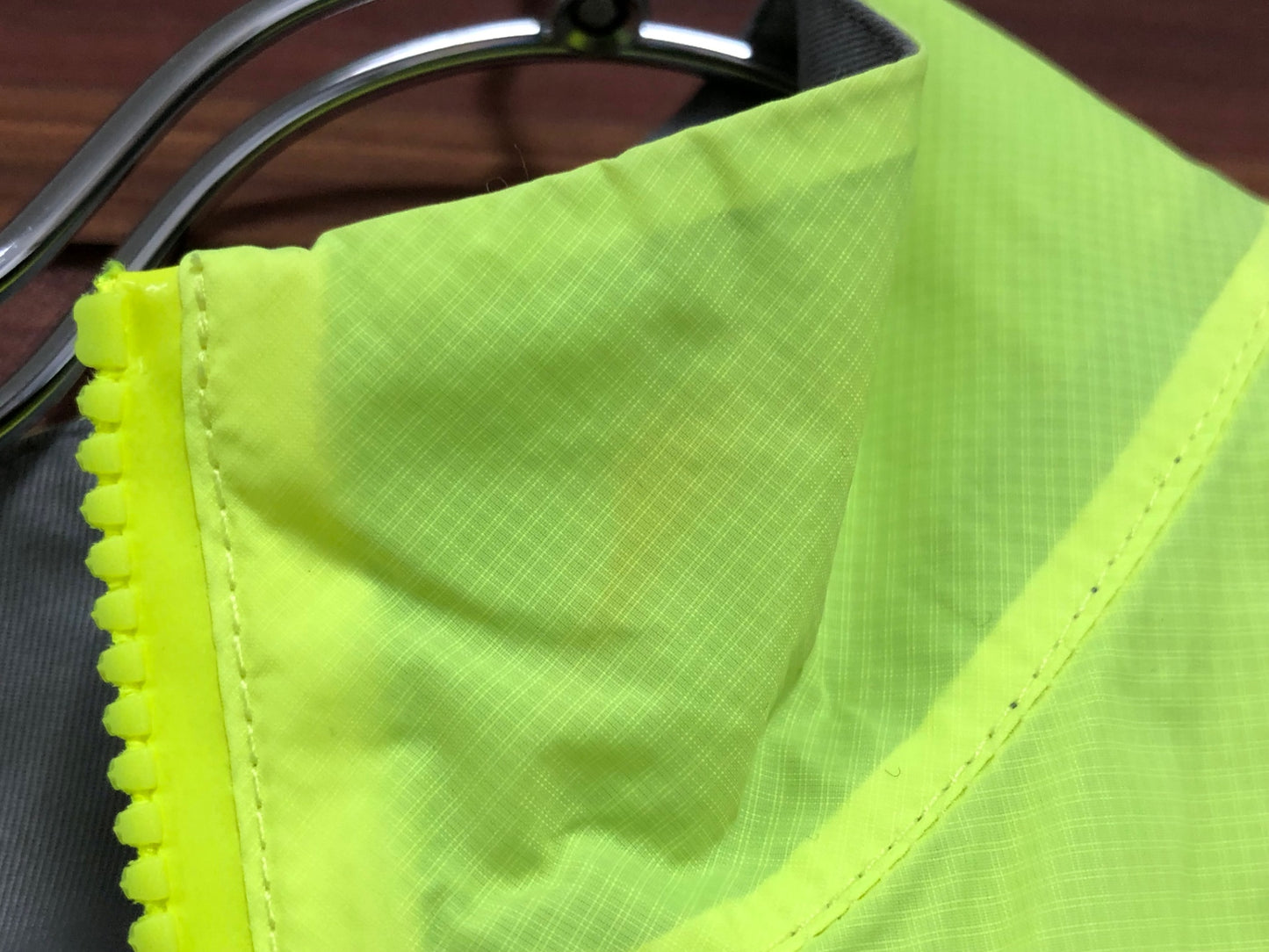 IS236 ボントレガー BONTRAGER ウィンドブレイカー M 蛍光黄色