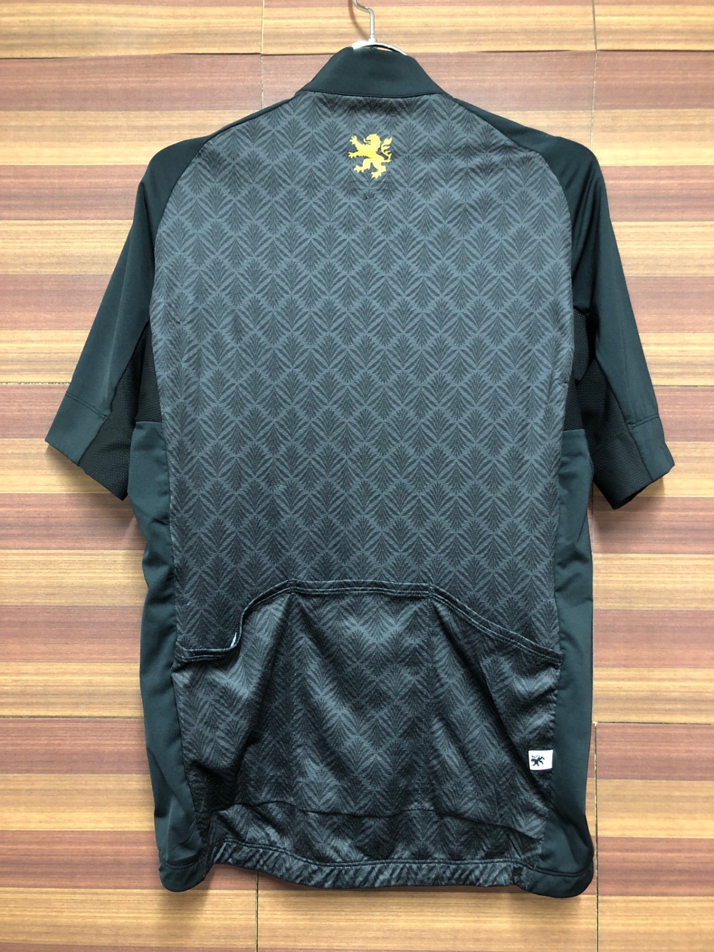 IO226 リオンドカペルミュール Lion de kapelmuur 半袖サイクルジャージ 黒 L