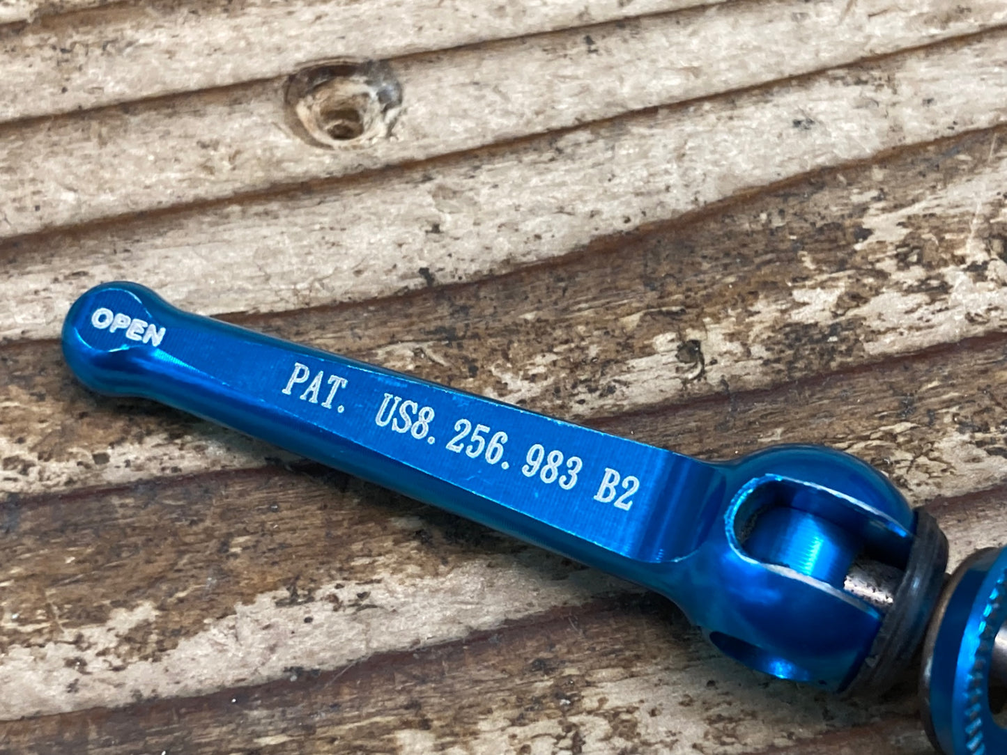 IX979 KCNC Z6 ステンレス クイックレリーズ 前後セット 100/130mm 青