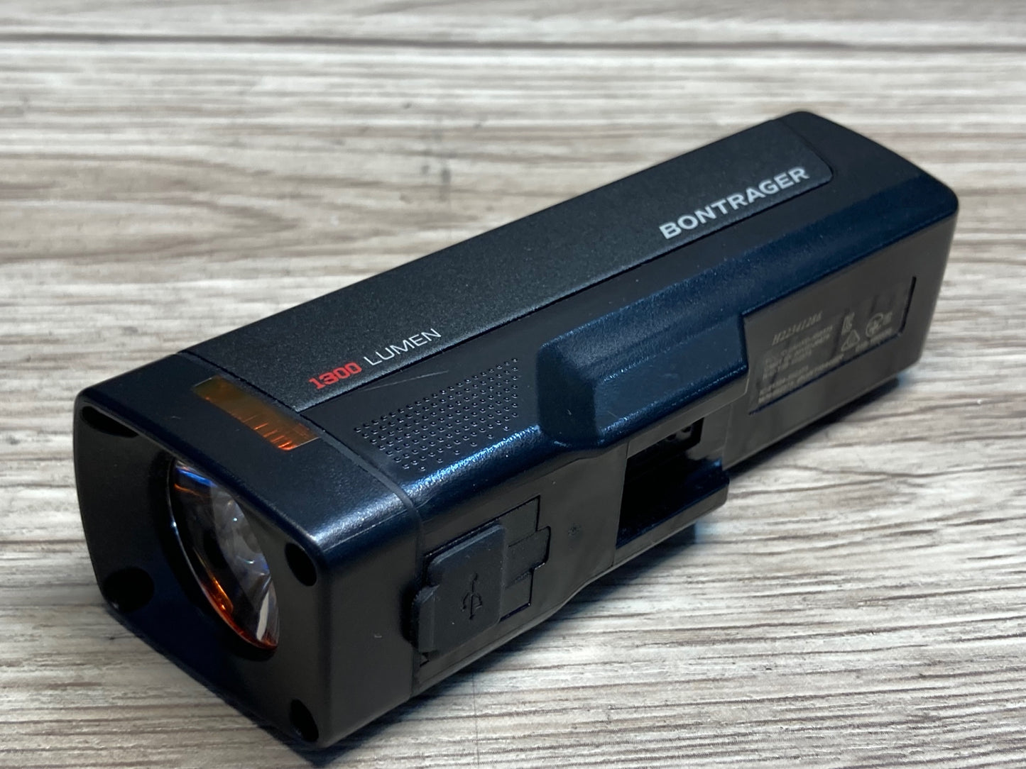 IX423 ボントレガー BONTRAGER ION PRO RT 1300/ Flare RT 前後ライトセッ点灯確認済み