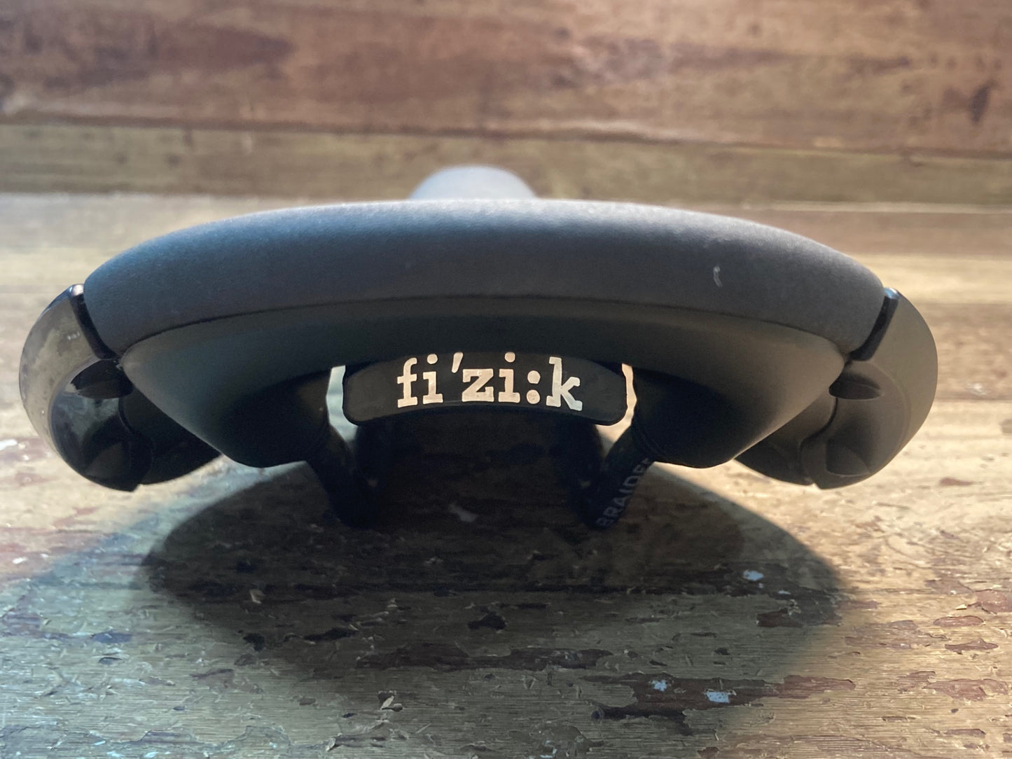 IL222 フィジーク Fizik アリアンテ ALIANTE サドル カーボンレール