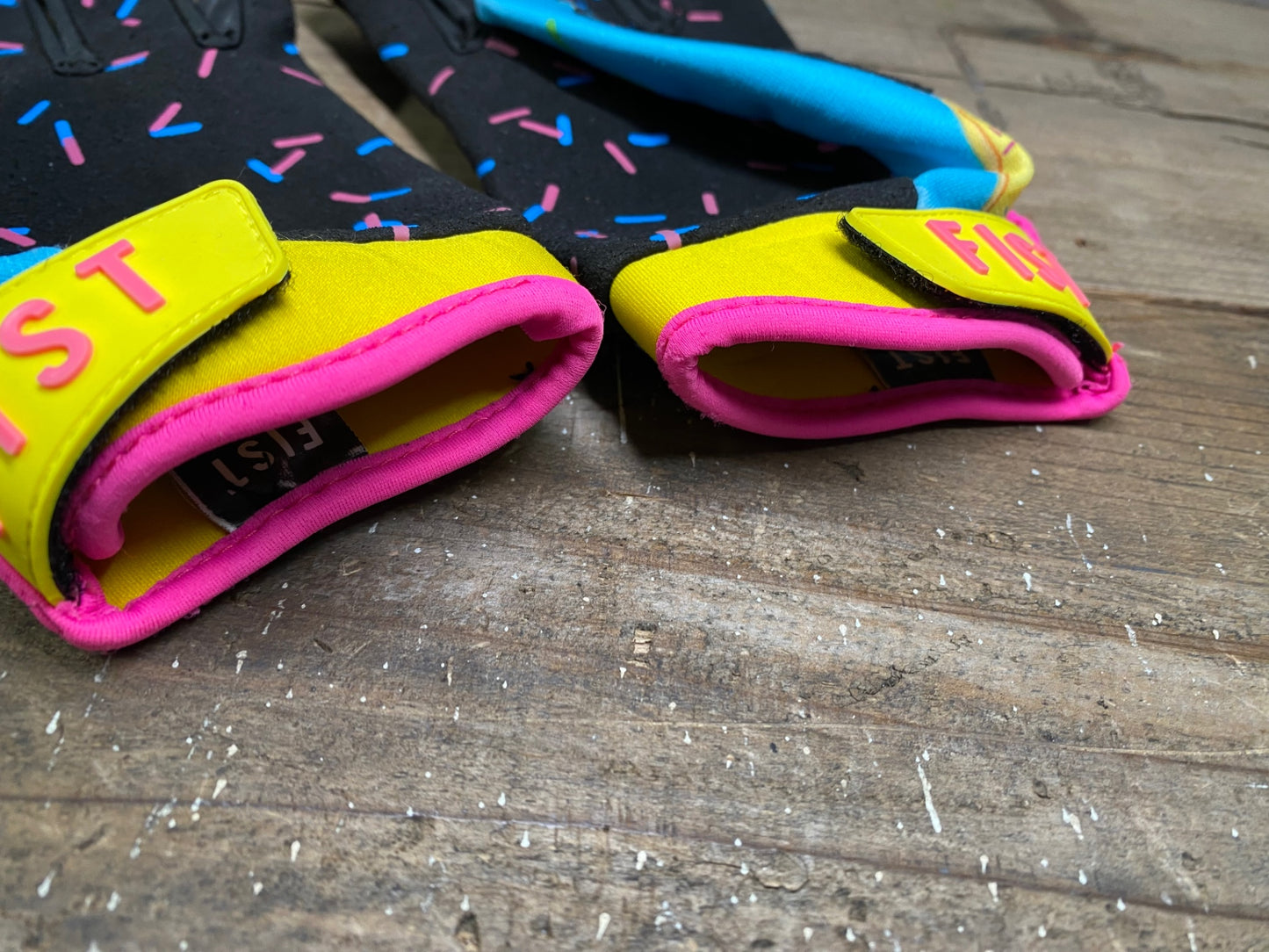 IO861 フィストハンドウェア FIST HANDWEAR 長指 グローブ 水 ドーナッツ L