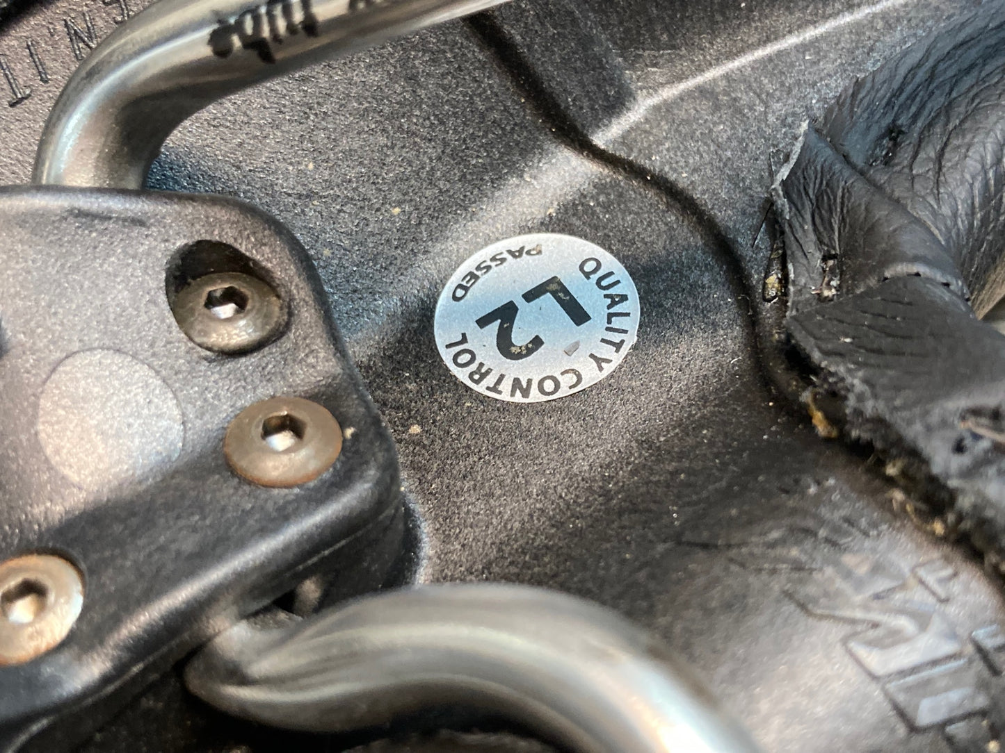 IX300 SELLE SMP PRO サドル 黒 INOXレール