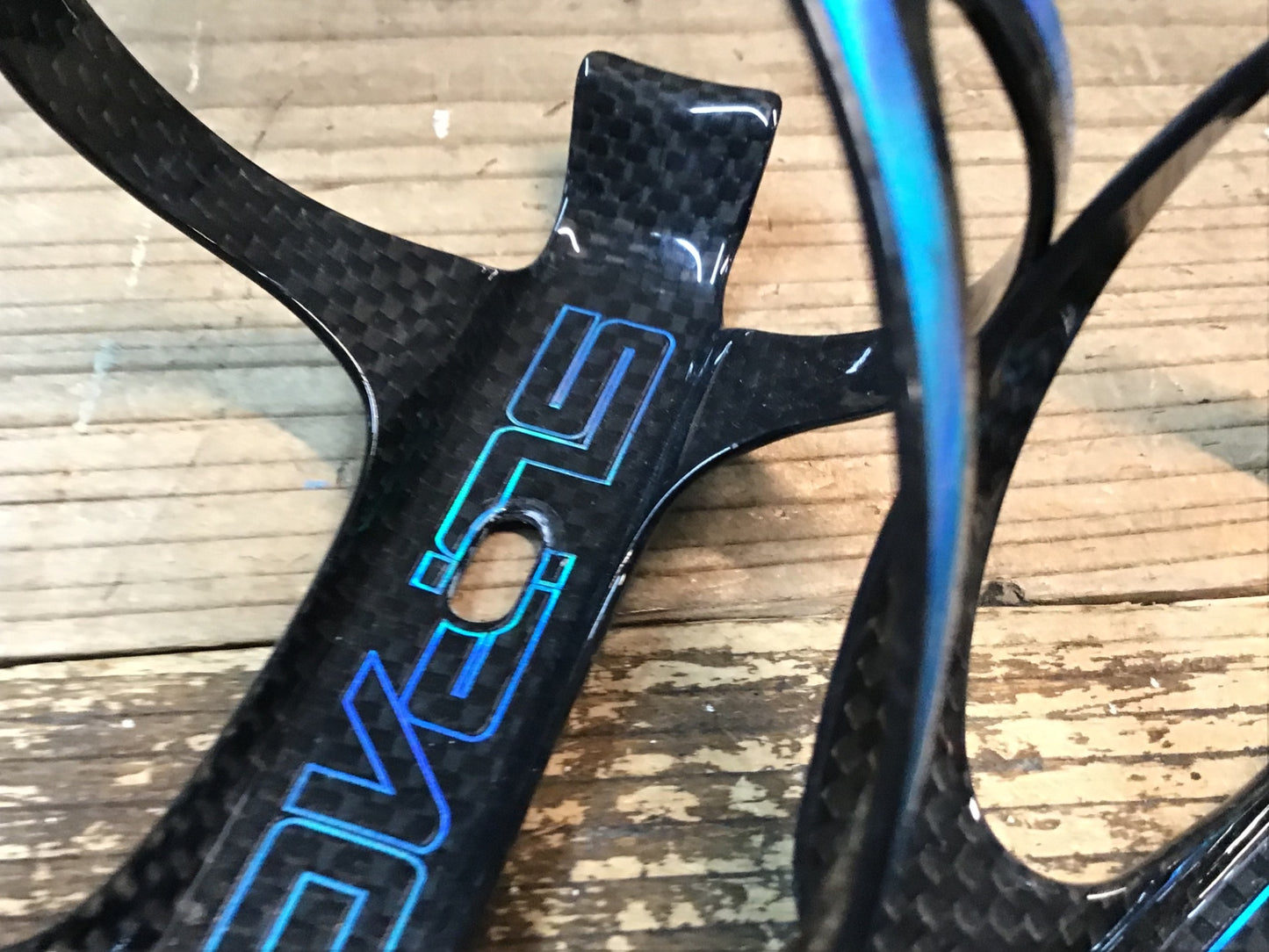 IU757 スパカズ SUPACAZ FLY CAGE CARBON ボトルケージ 2個セット