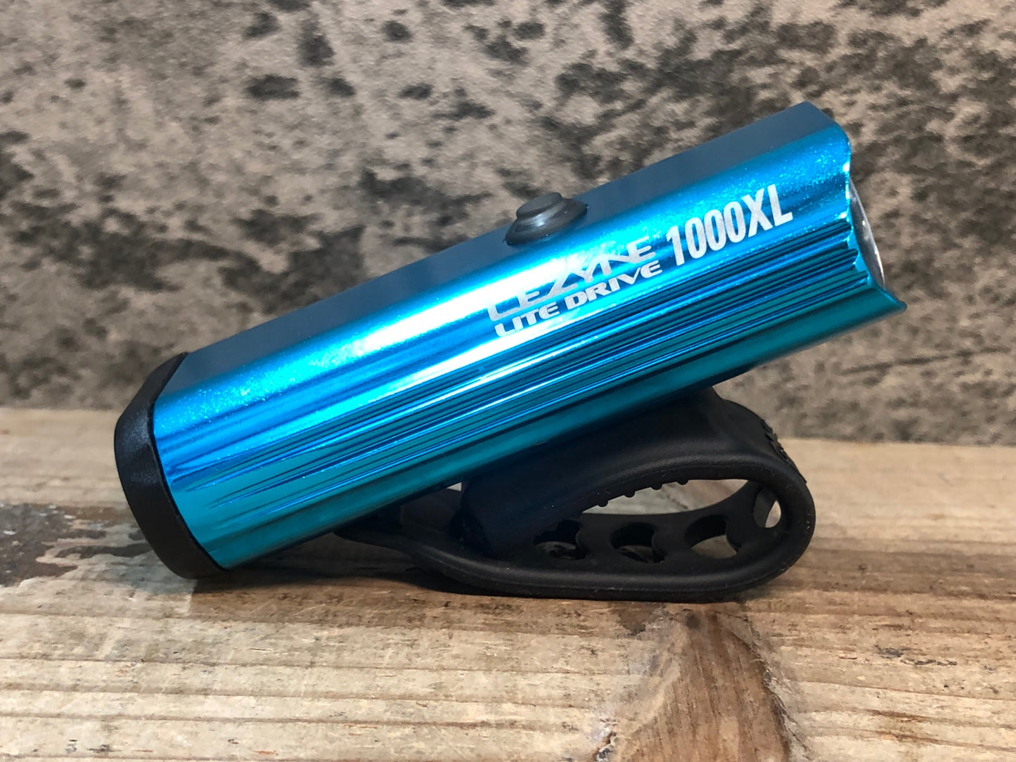 IX617 レザイン LEZYNE ライトドライブ LITE DRIVE 1000XL フロントライト