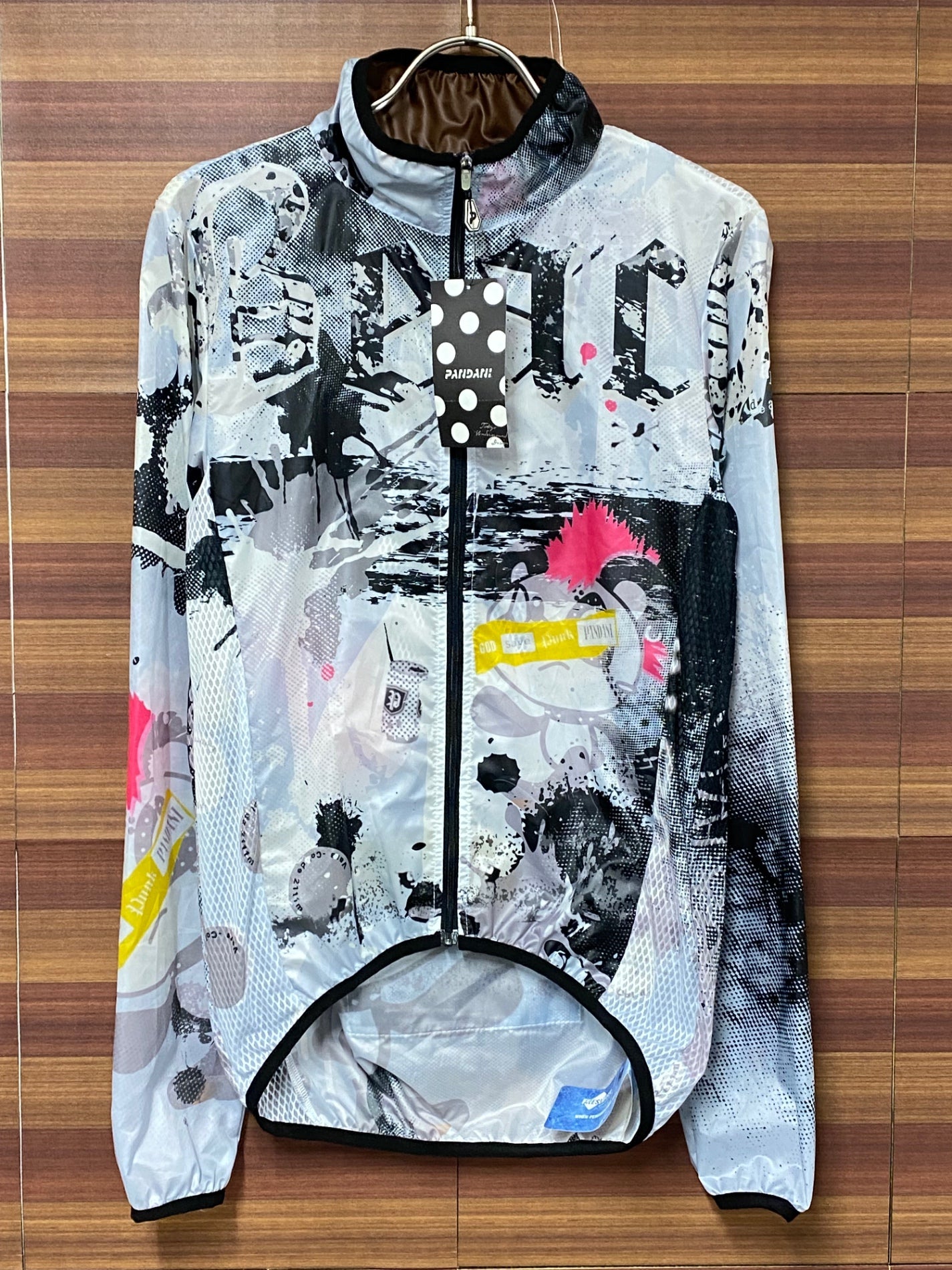 IQ225 パンダーニ PANDANI 長袖 ウィンドブレーカー 白 黒 S