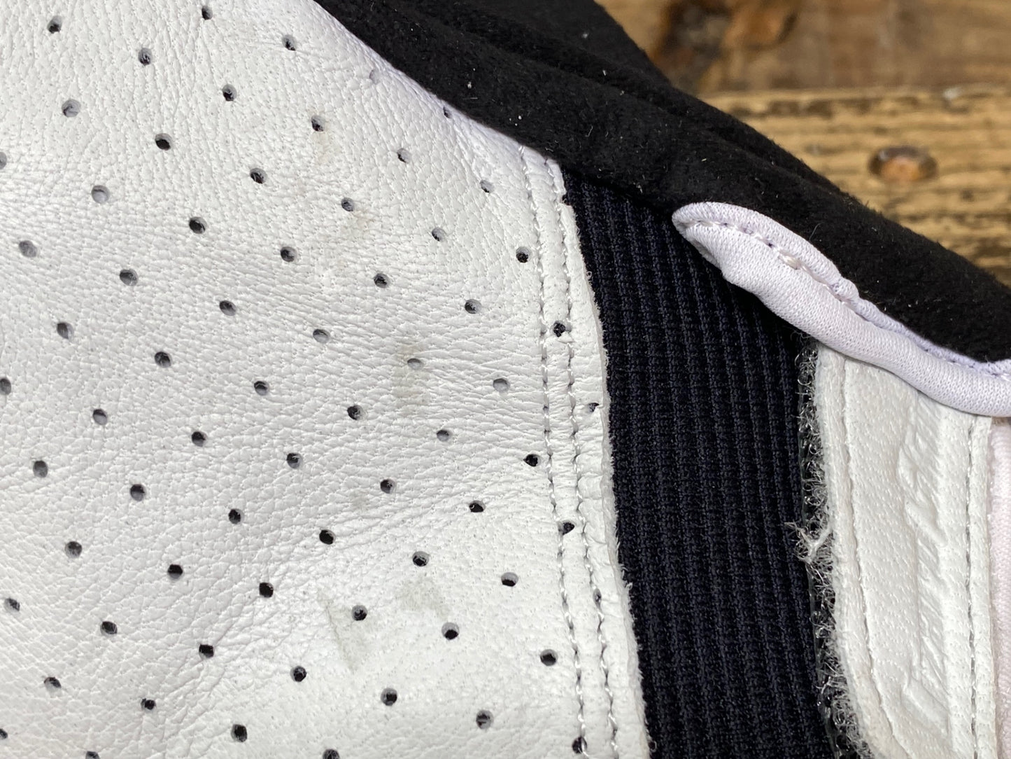 JC058 リザードスキン Lizard Skins 指切 グローブ 白 M