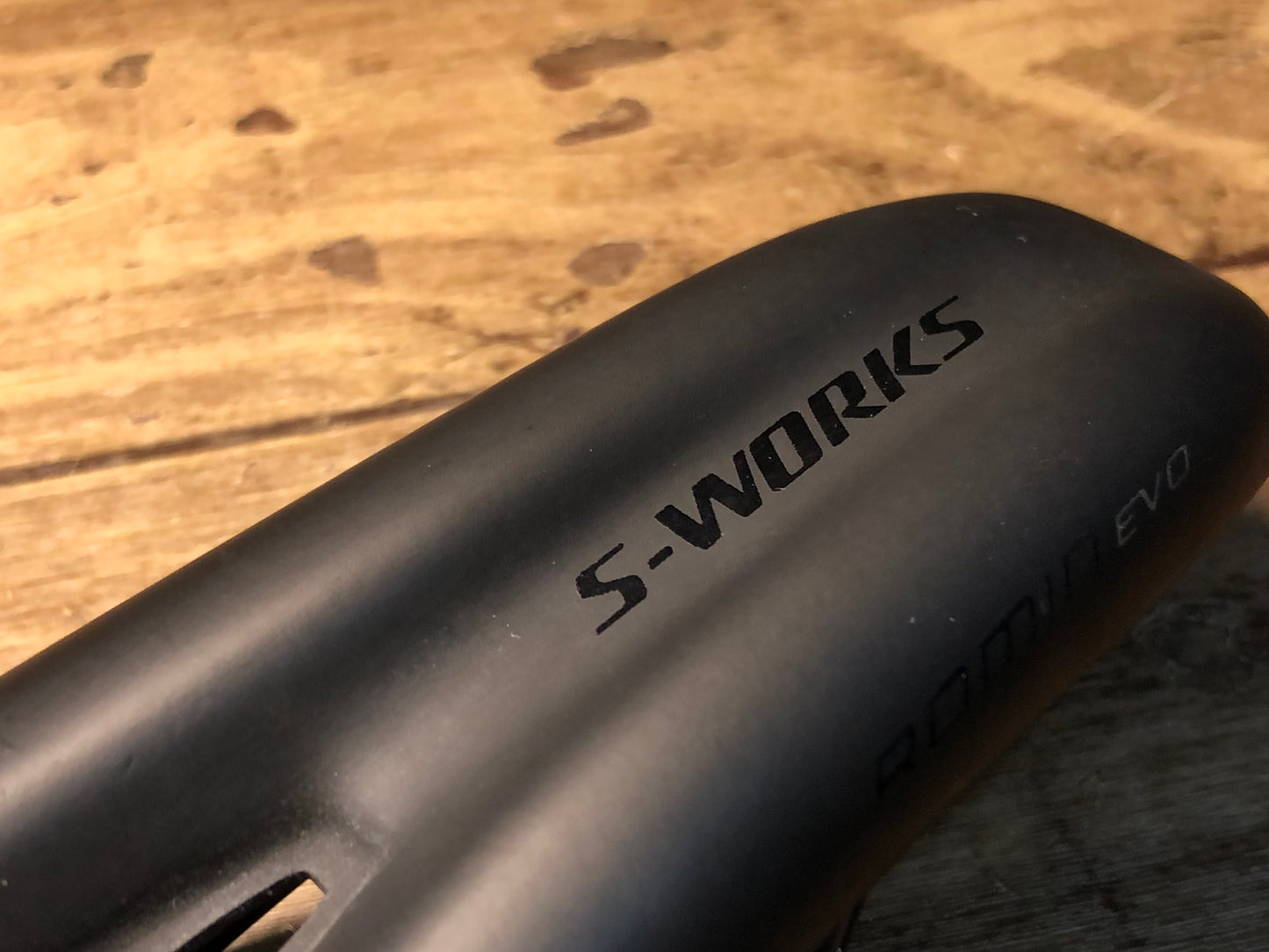 HT085 スペシャライズド SPECIALIZED S-WORKS ROMIN EVO サドル カーボンレール 143mm ※取り付け跡あり