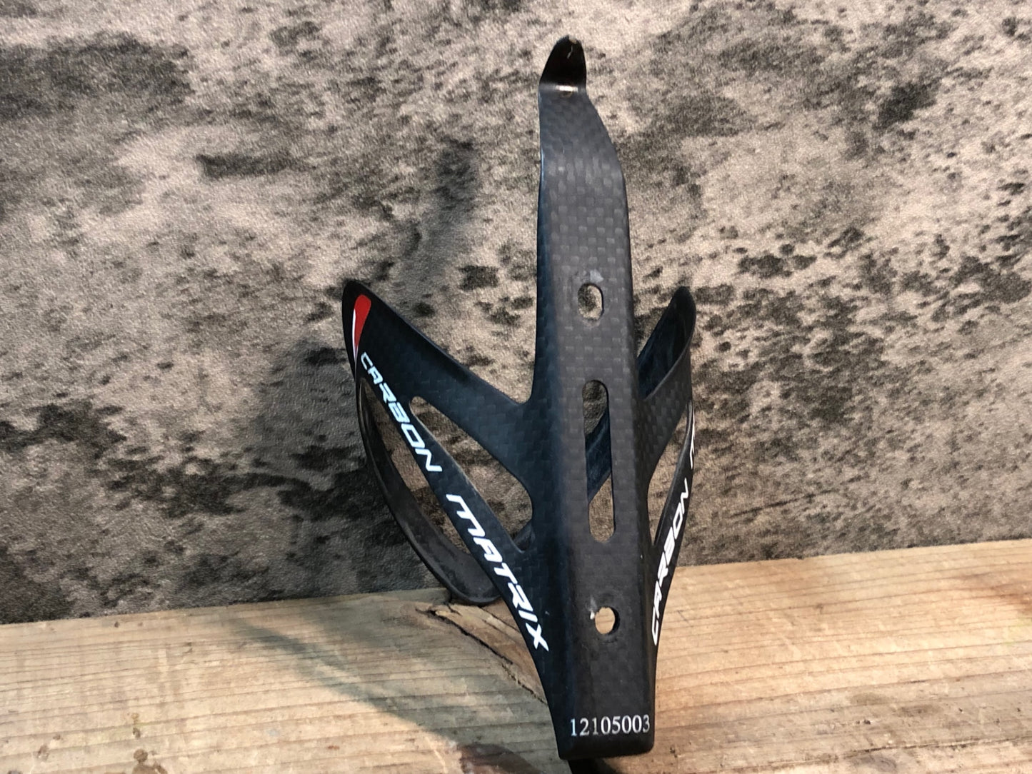 IS494 タイム TIME CARBON MATRIX カーボン ボトルケージ 赤黒 ※擦れあり