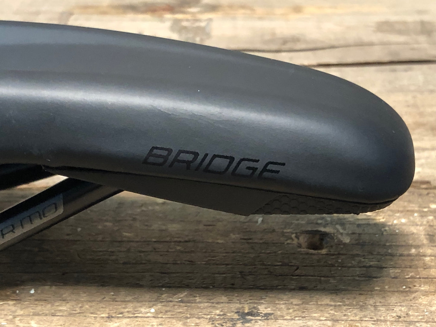 IQ416 スペシャライズド SPECIALIZED ブシッジ BRIDGE サドル HOLLOW CR-MOレール 155mm