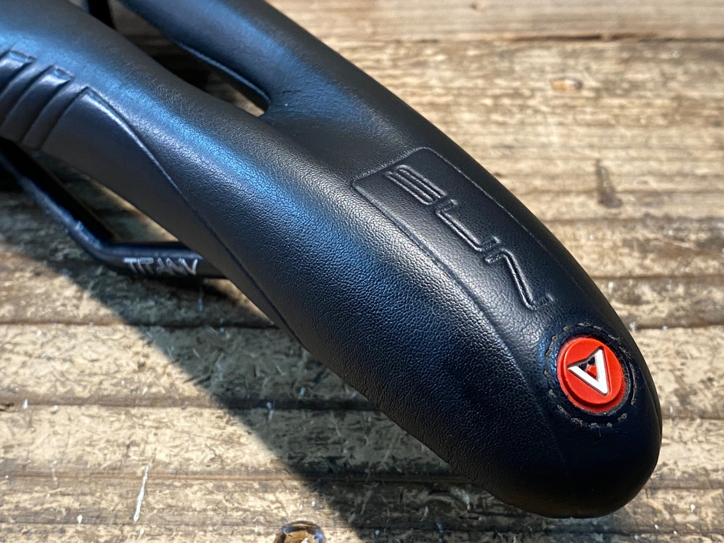 IX559 アスチュート ASTUTO SUN VT サドル TITANVレール