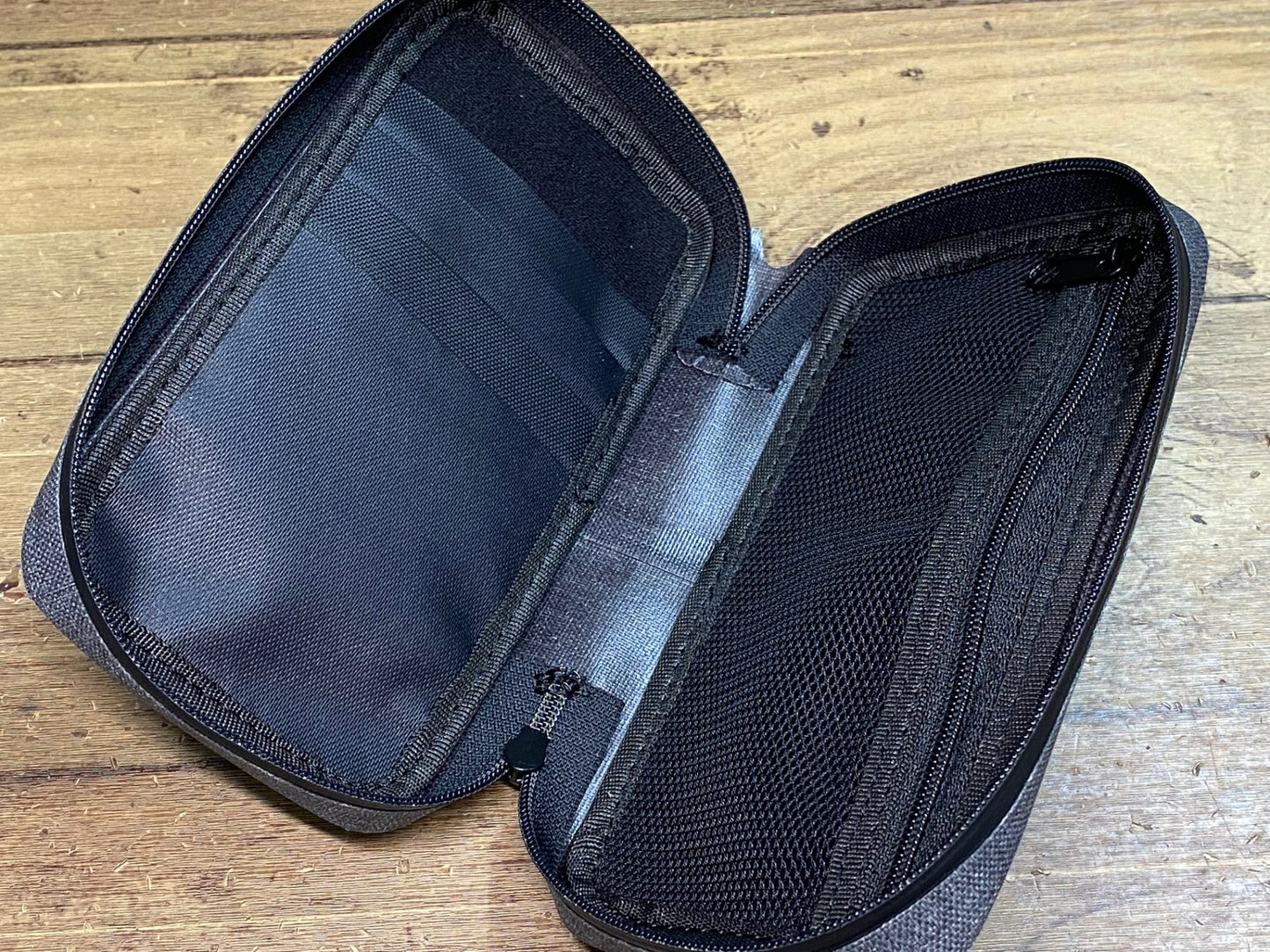 JA992 カペルミュール KAPELMUUR サイクルポーチ グレー