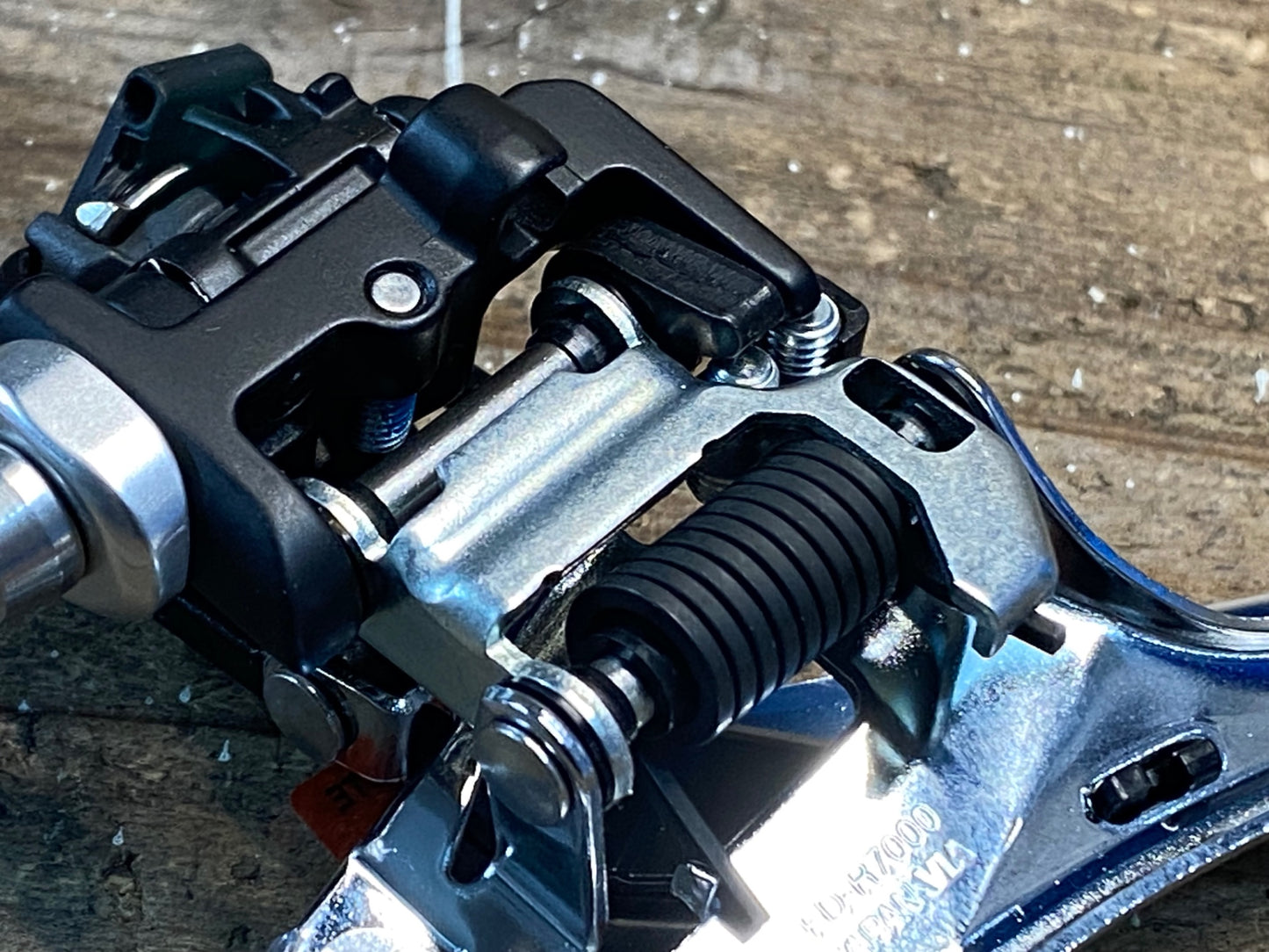 IR379 シマノ SHIMANO 105 FD-R7000 直付 フロントディレイラー