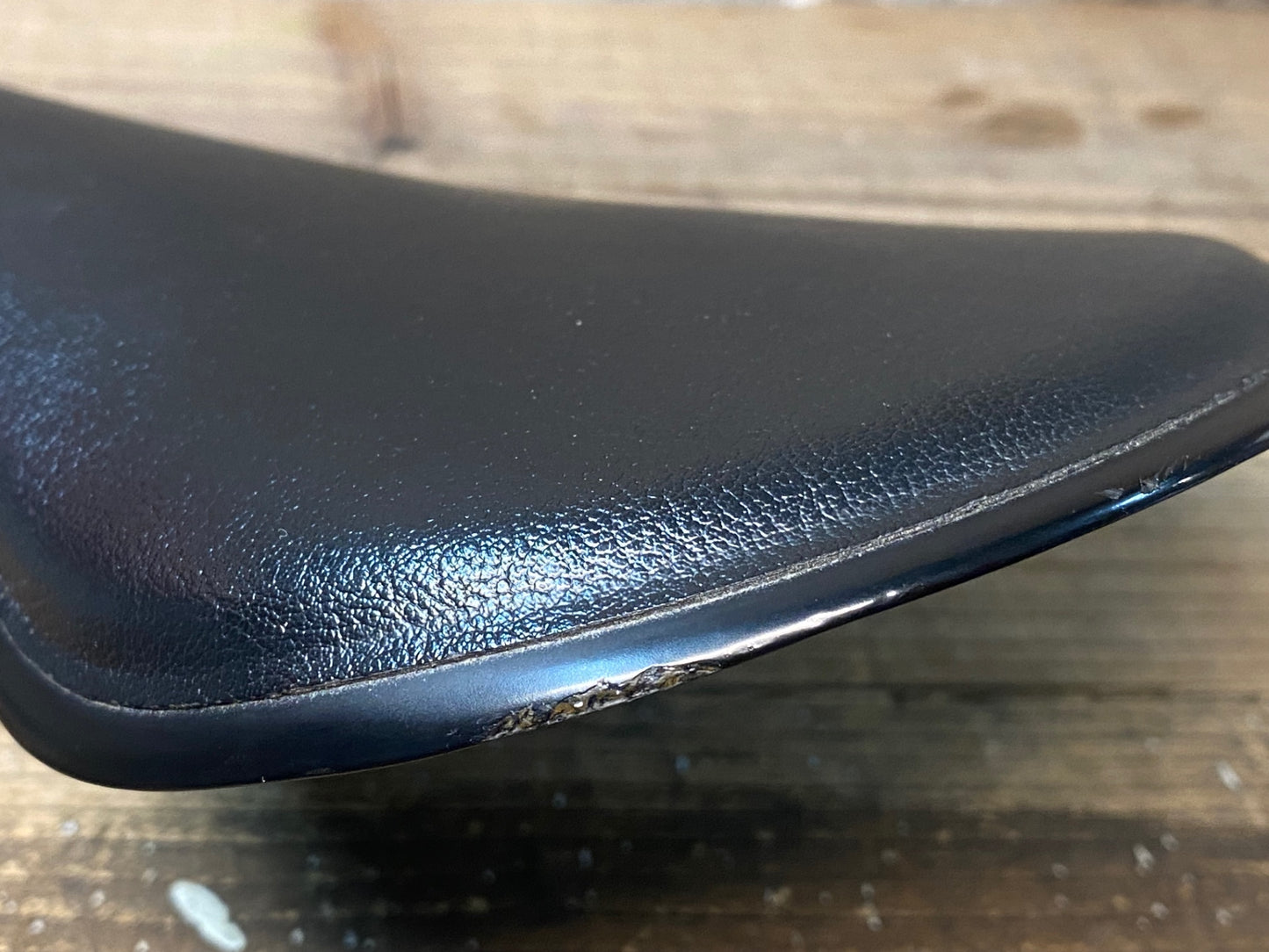 IT172 ファブリック FABRIC ALM ULTIMATE SHALLOW カーボンレール サドル