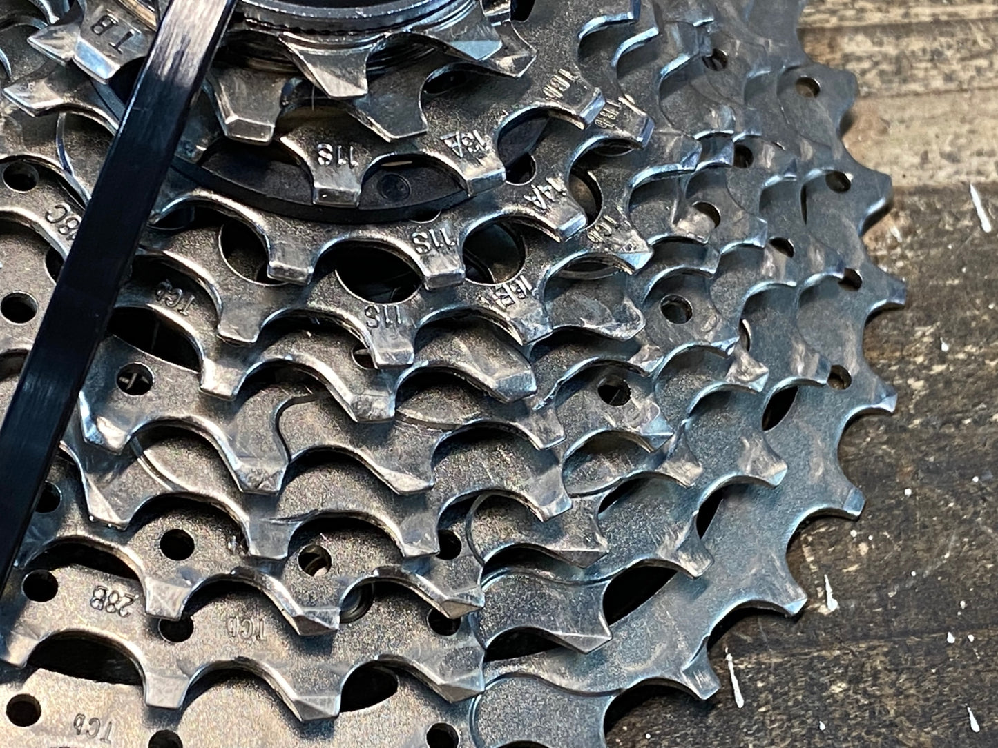 IQ999 シマノ SHIMANO 105 CS-R7000 スプロケット 11-32T 11S