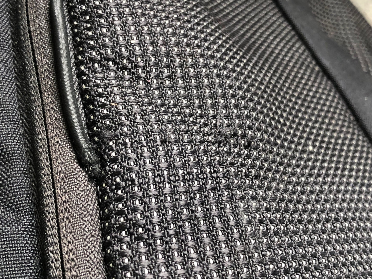 IS766 ラファ Rapha リュック バックパック 黒 黄ばみ 日焼け