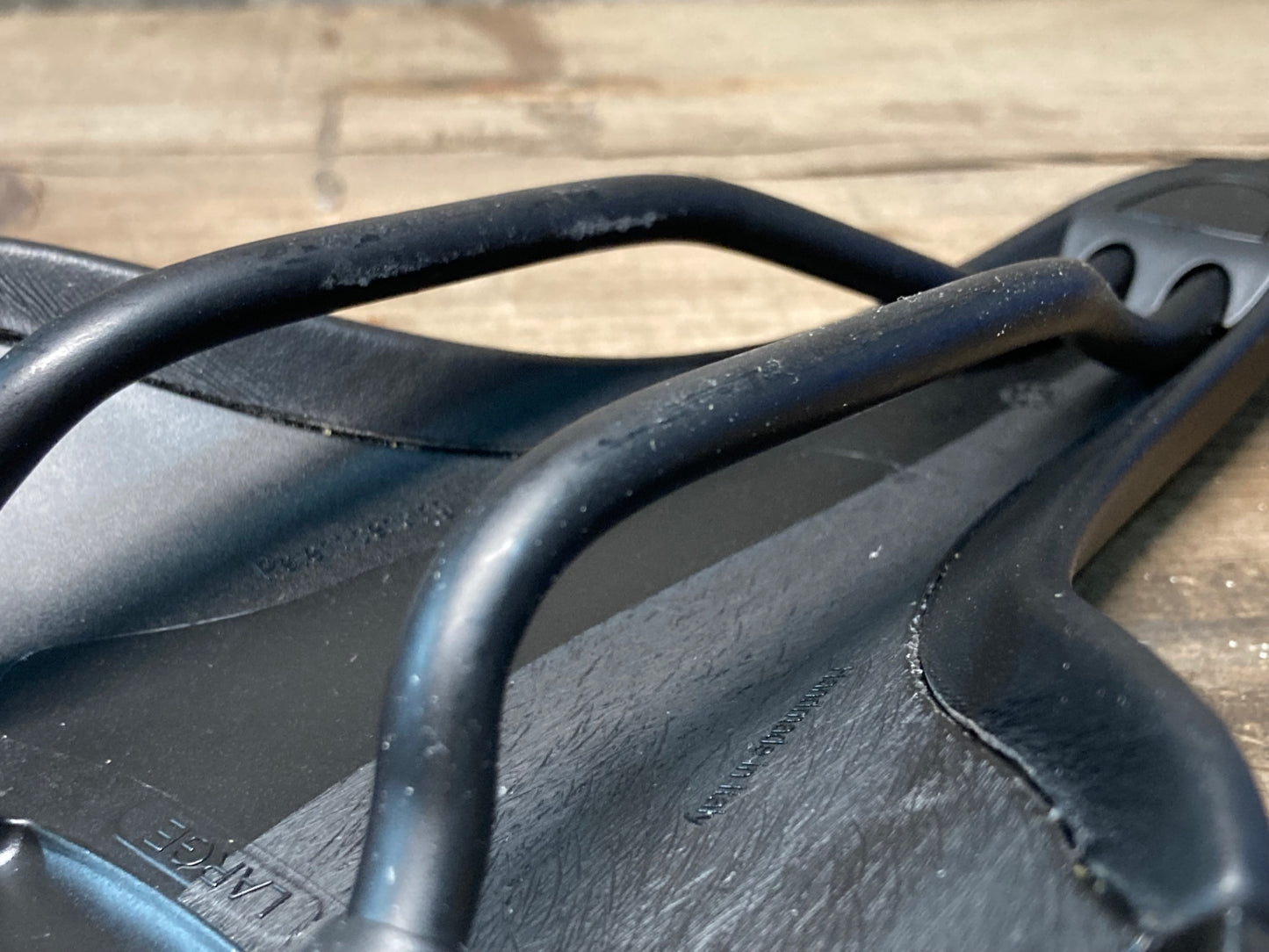 IQ595 フィジーク fizik アリアンテ ALIANTE サドル 黒 LARGE 150mm クロモリ