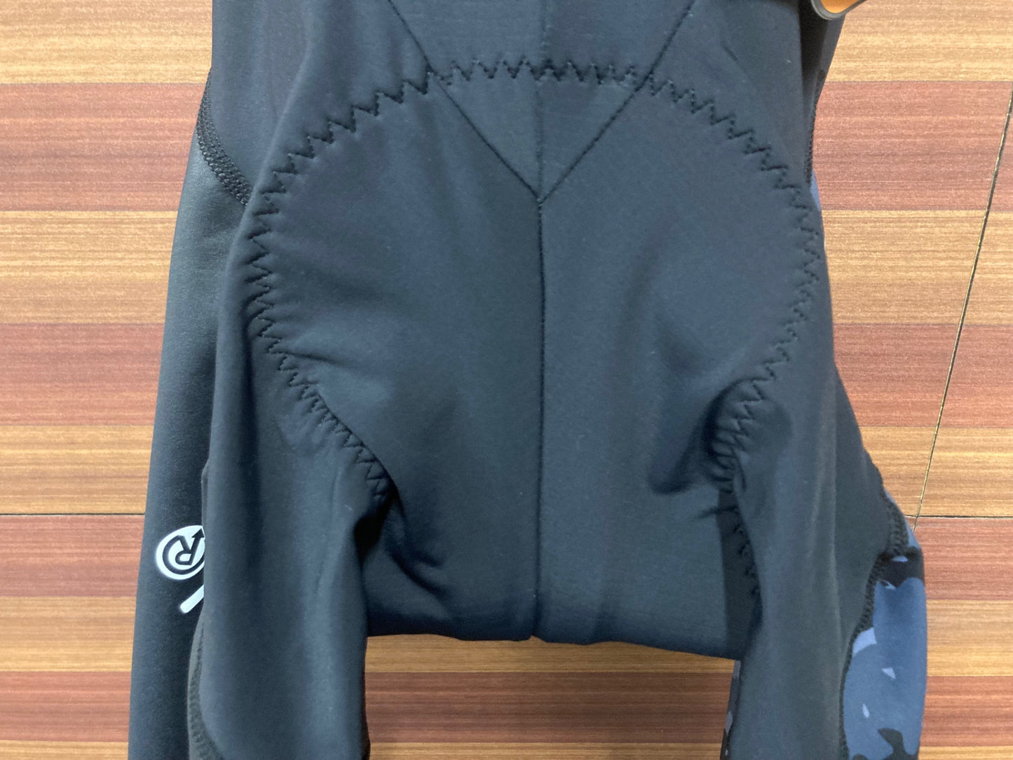 IQ232 レリック reric ビブショーツ 黒 グレー カモ柄 XL