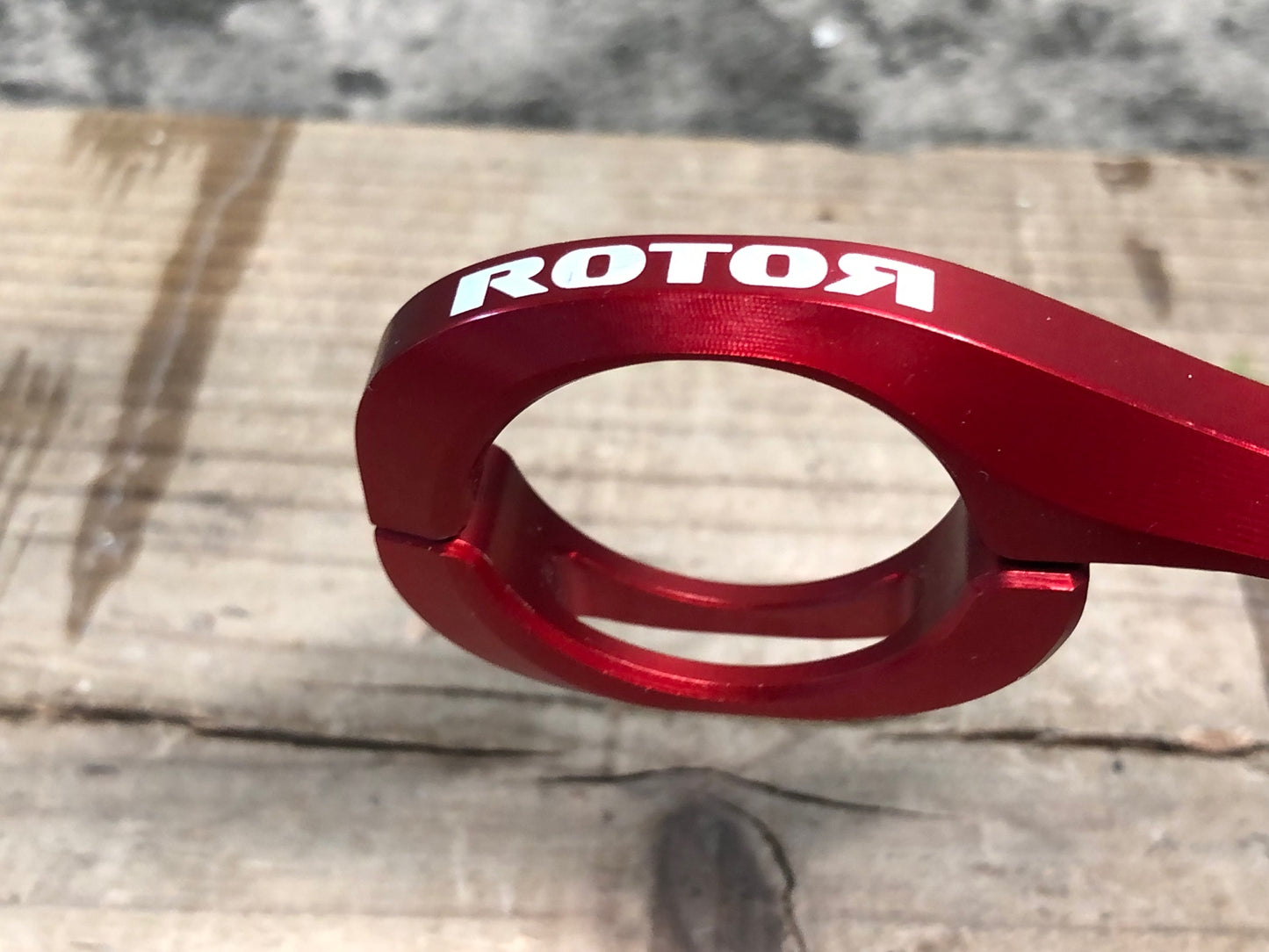 IZ620 ローター ROTOR サイコンマウント 赤 Φ31.8 Garmin