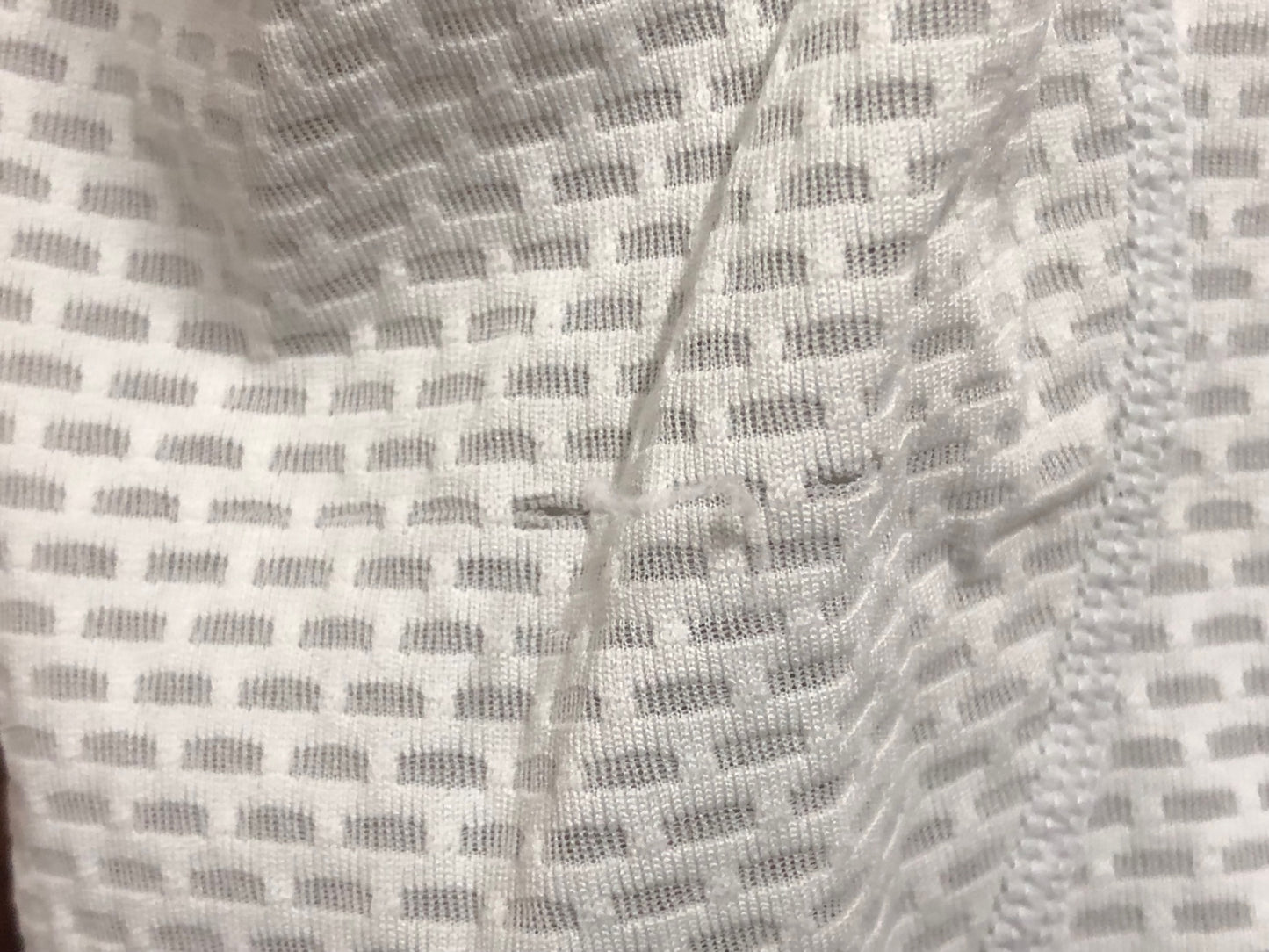 IP124 パールイズミ PEARL iZUMi ノースリーブ べースレイヤー 白 M ※ほつれ