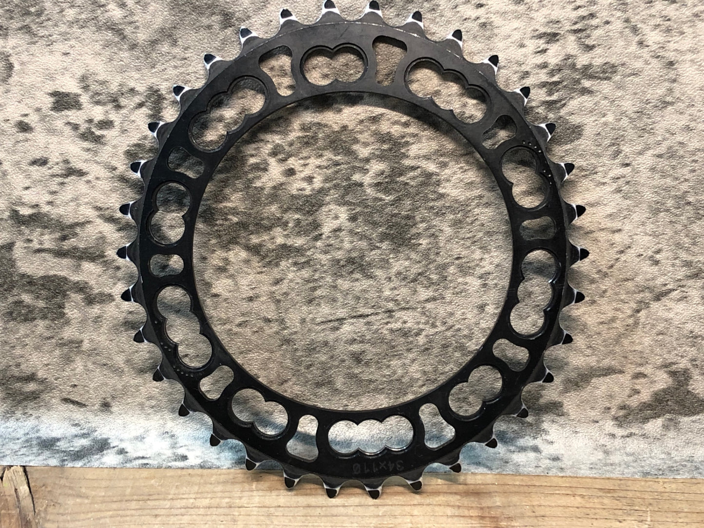 IO772 ローター ROTOR Q-RINGS チェーンリング 楕円 34T BCD110