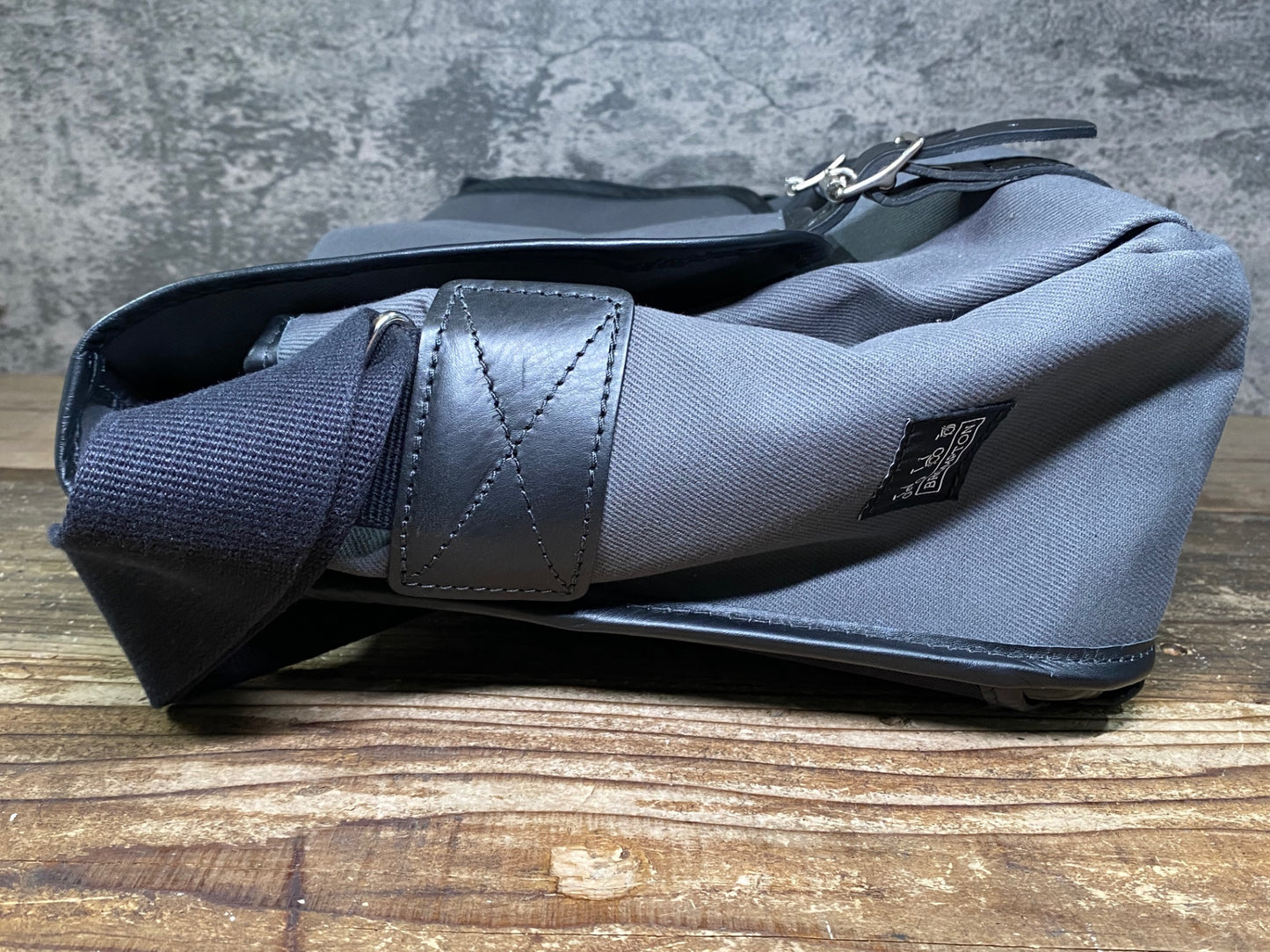IQ815 ブロンプトン BROMPTON CHAPMAN GAME BAG M 12L スモークグレイ