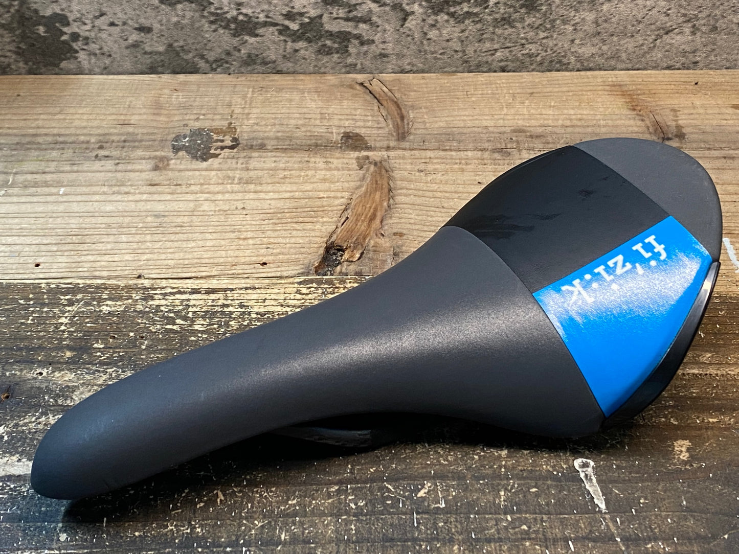 IX445 フィジーク fizik アリアンテ ALIANTE R3 サドル カーボンレール 黒青