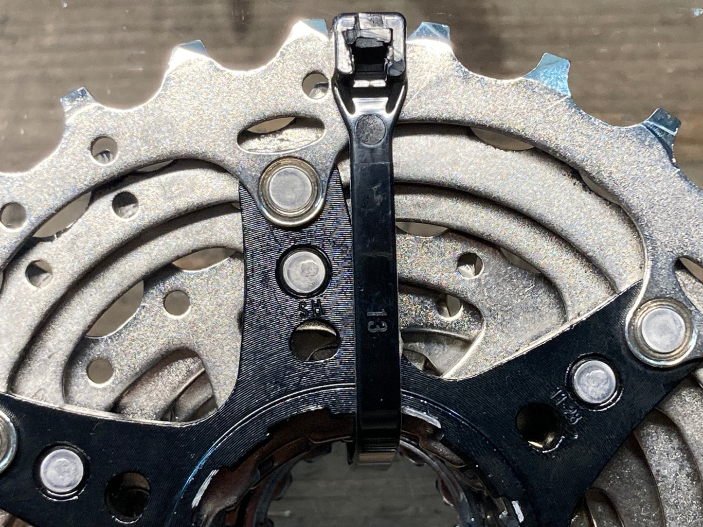 HX714 シマノ SHIMANO 105 CS-R7000 スプロケット 11-28T 11s